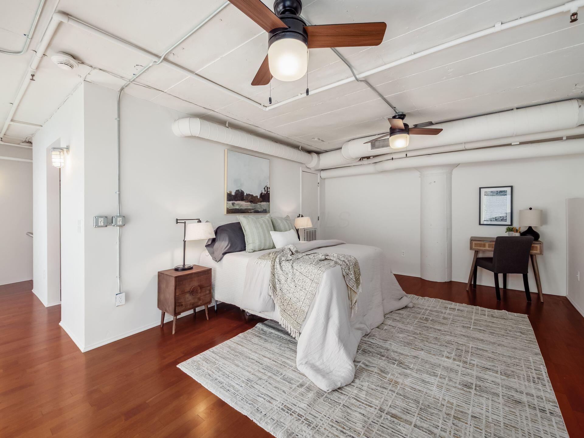 60 E Spring Street, 121