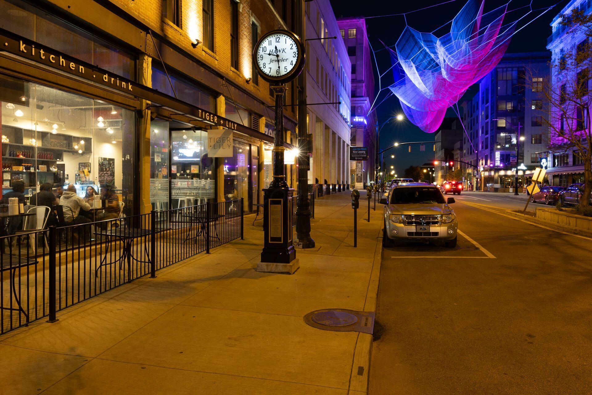 60 E Spring Street, 121
