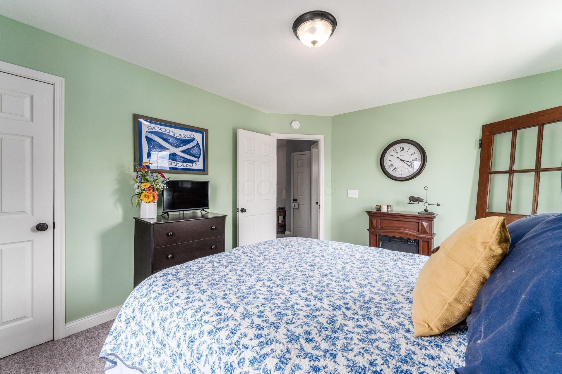 6105 Barclay Court