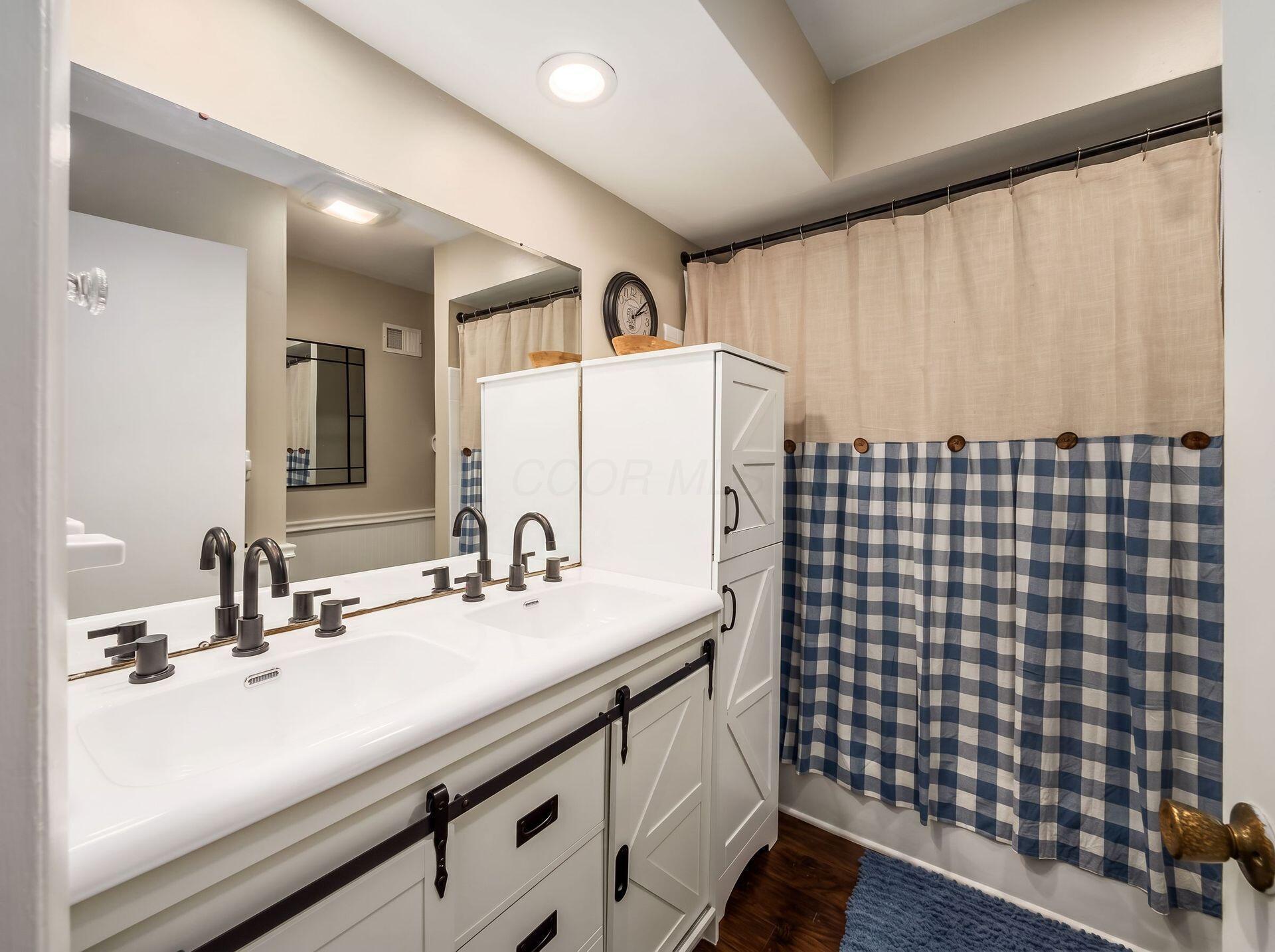 108 E Dublin Granville Road, O
