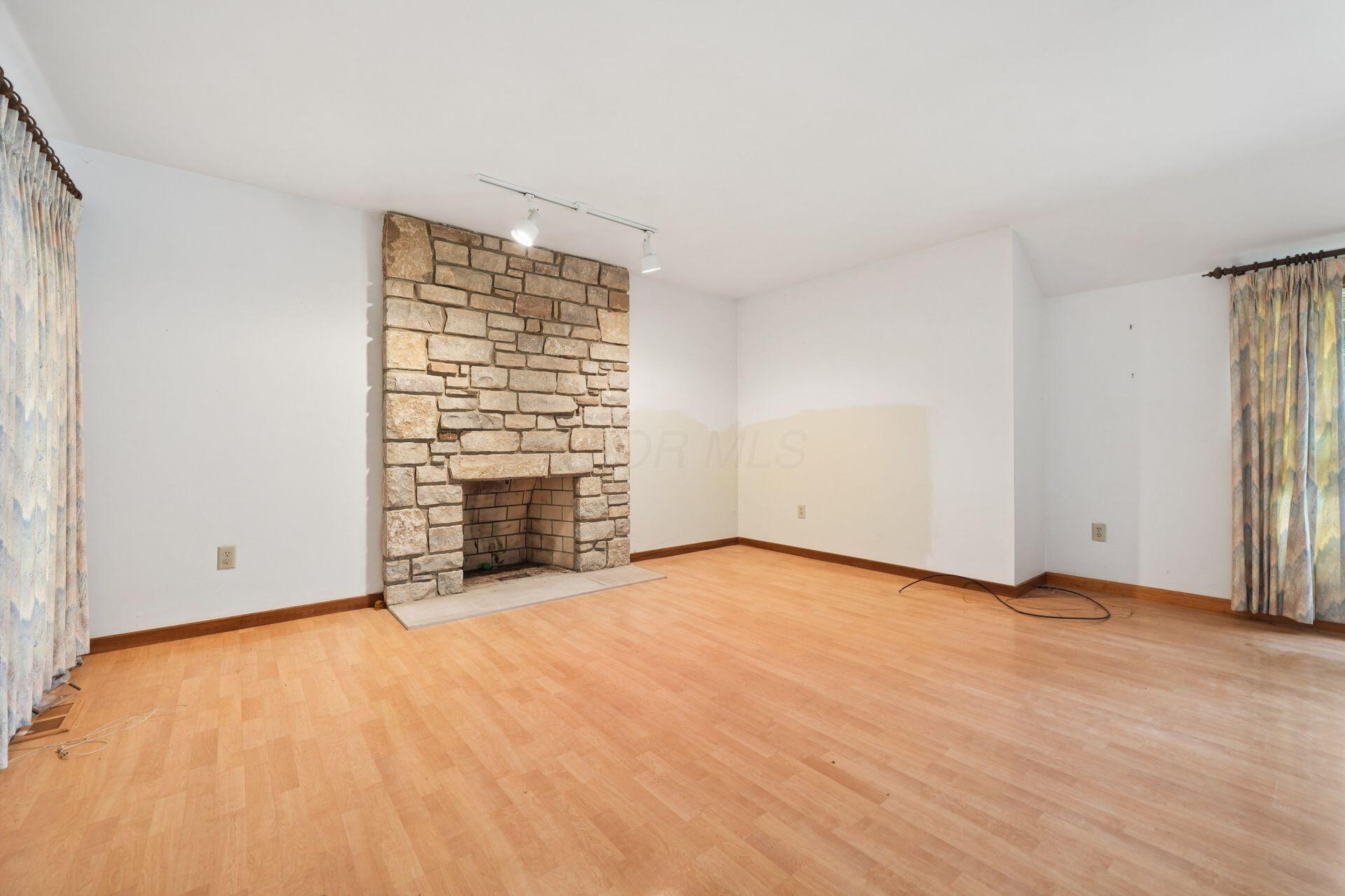 6981 Perry Drive