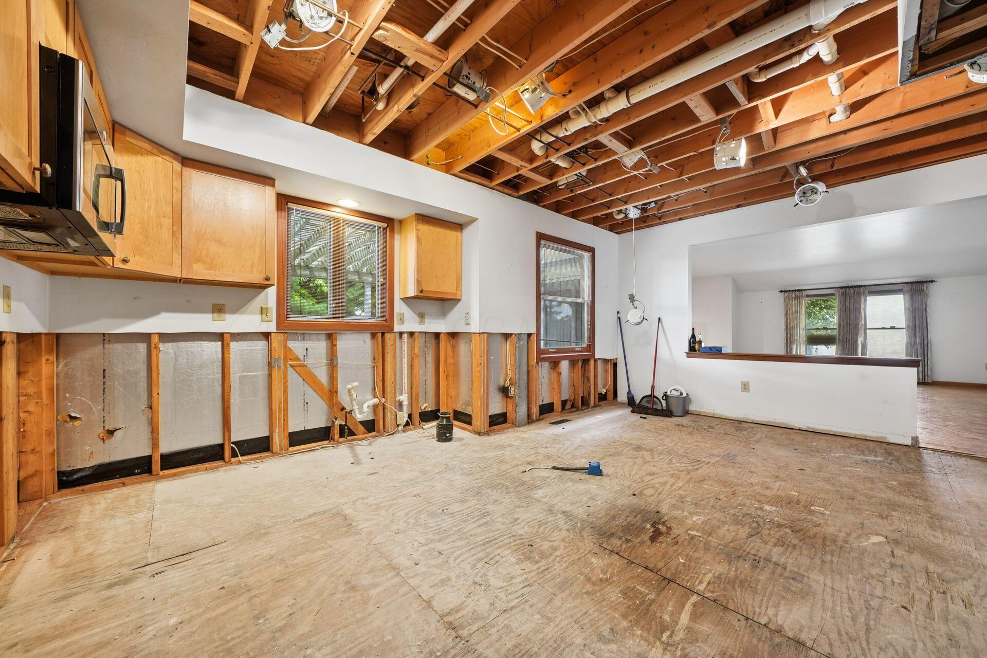 6981 Perry Drive