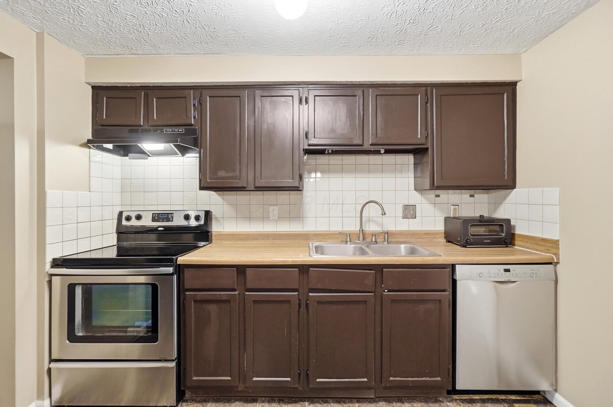 3320 Parksley Court