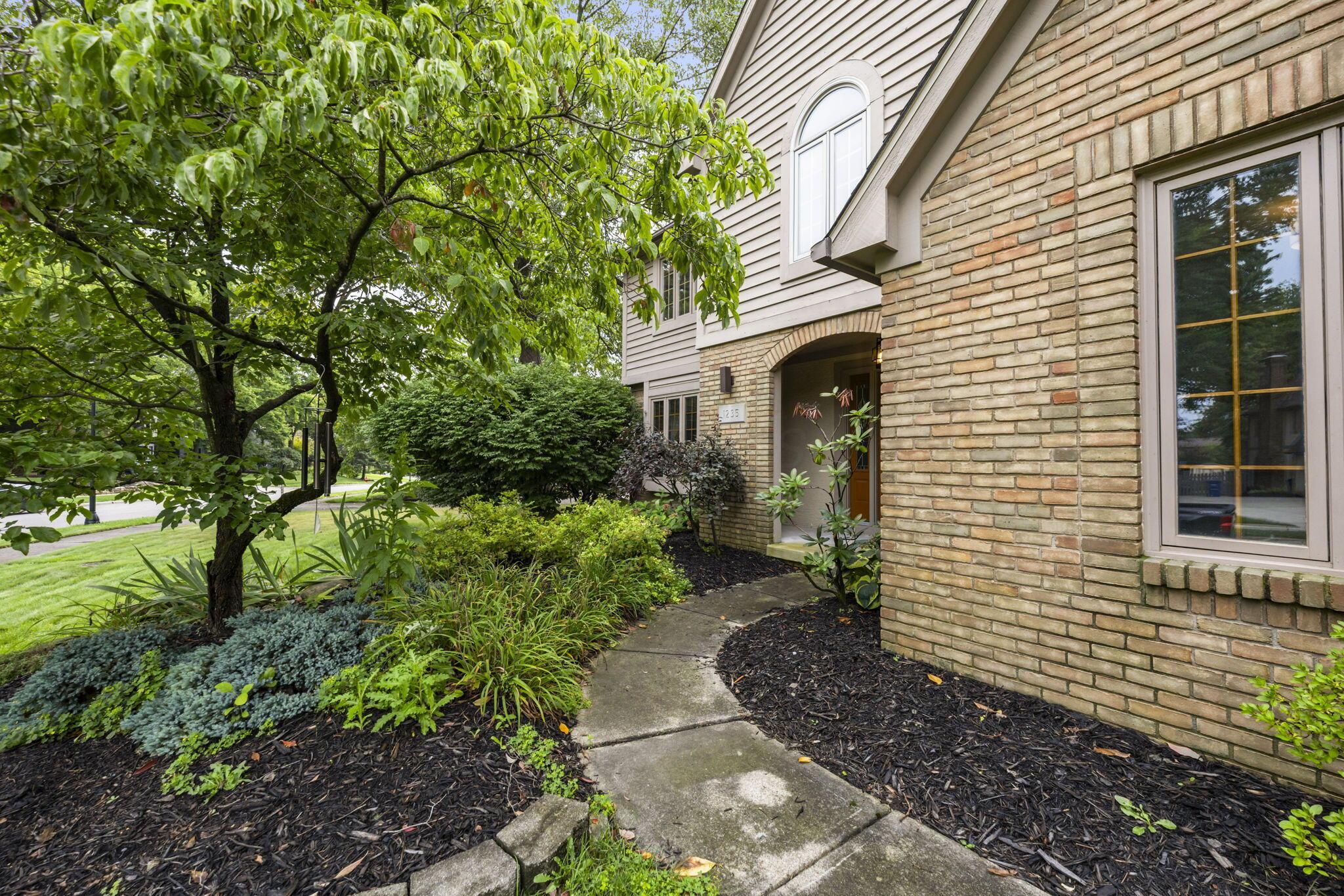 1235 Crooked Tree Court