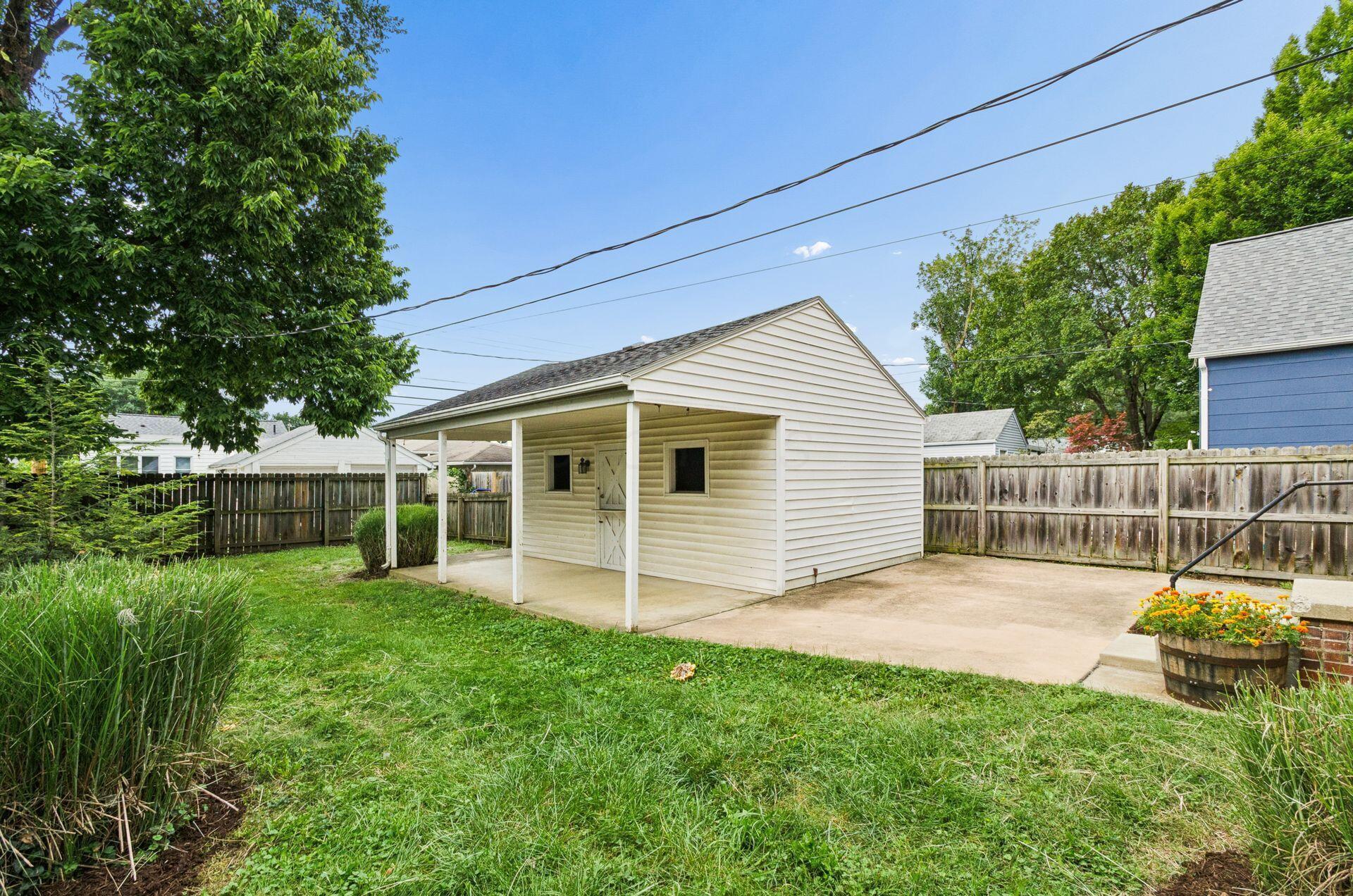 557 E Royal Forest Boulevard