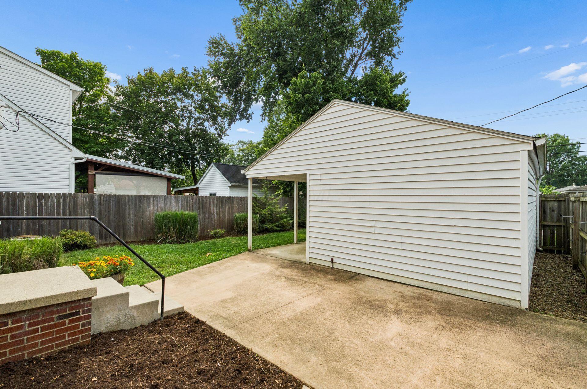 557 E Royal Forest Boulevard