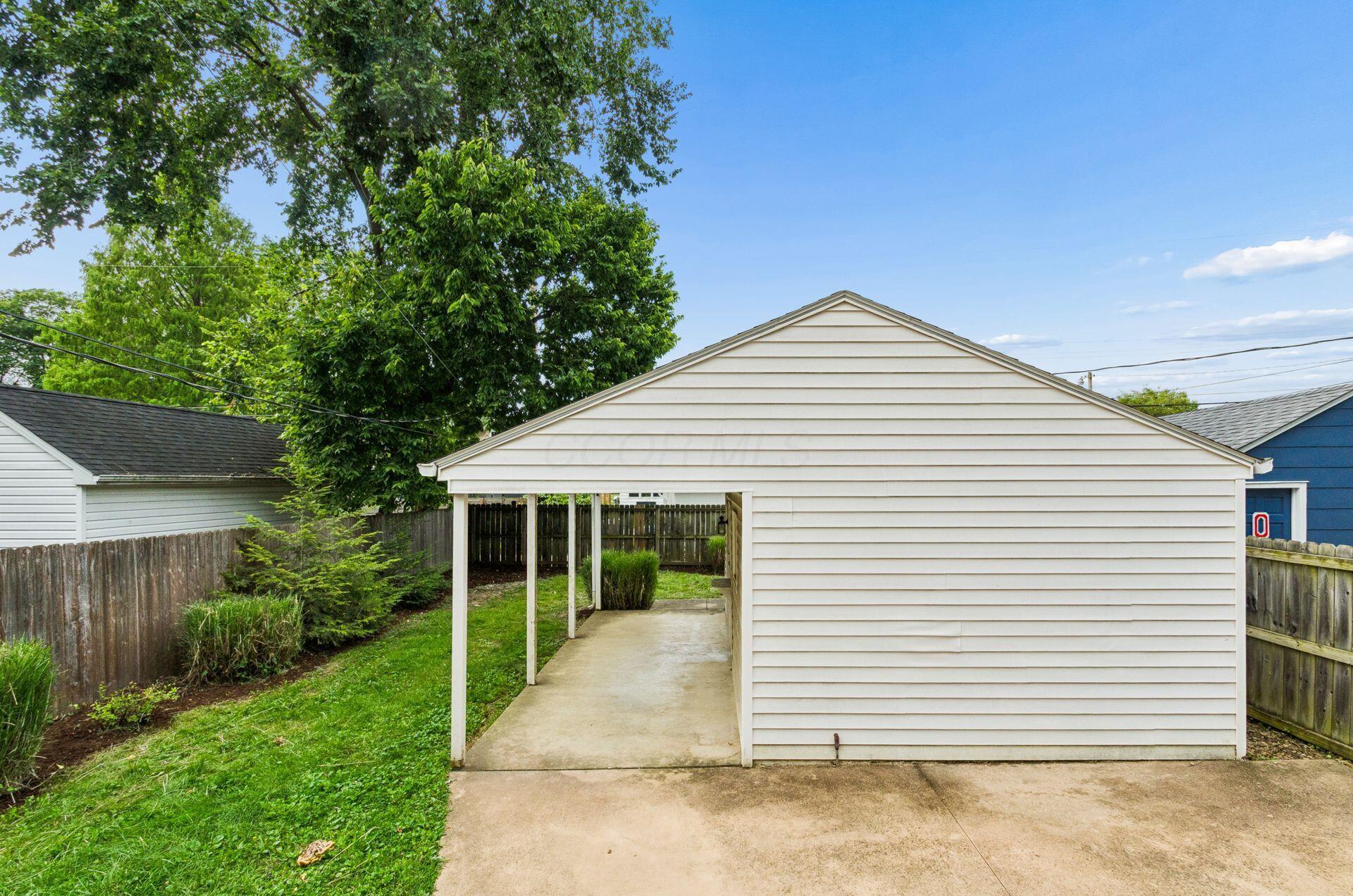 557 E Royal Forest Boulevard