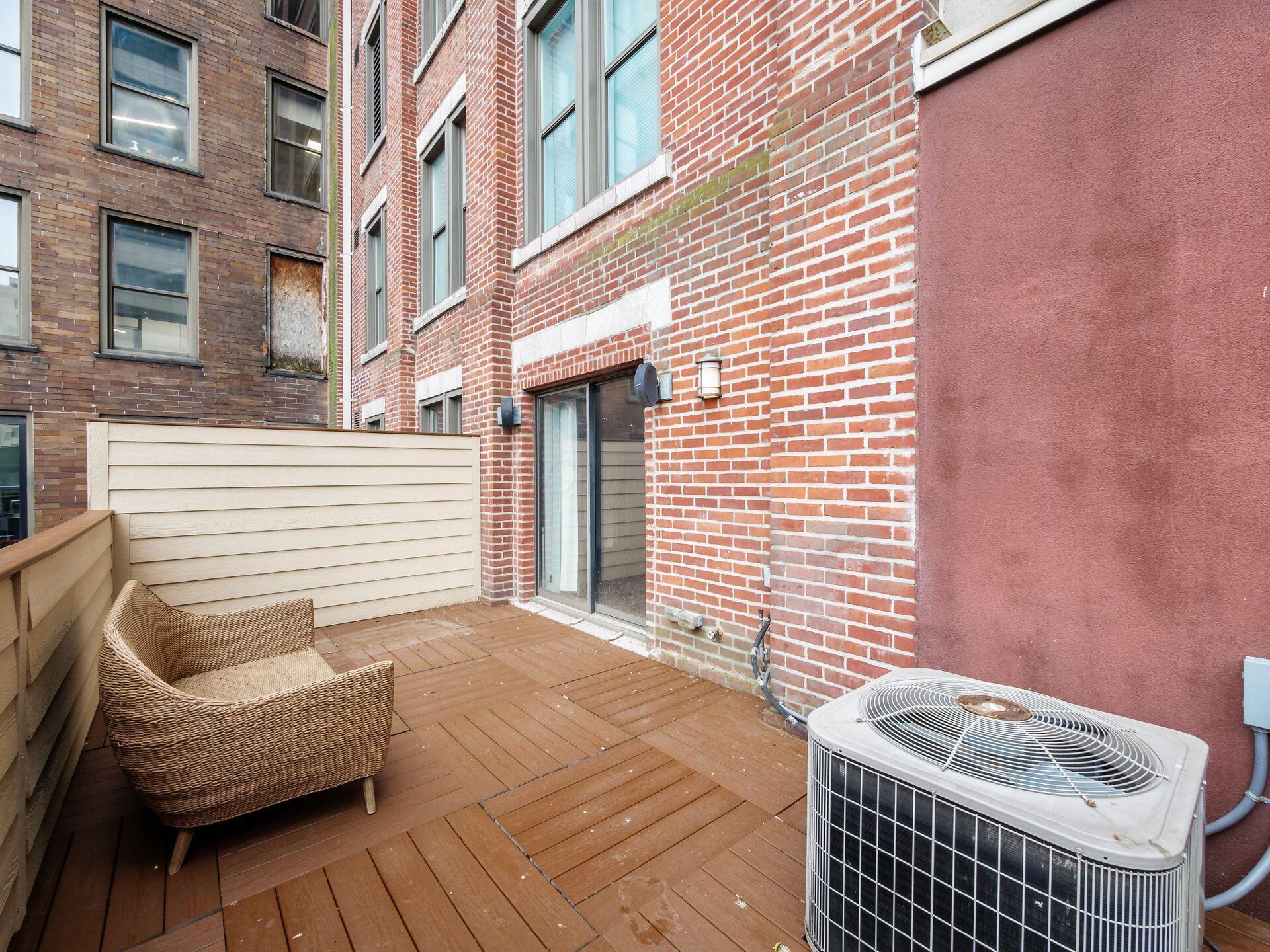 8 E Broad Street, 502