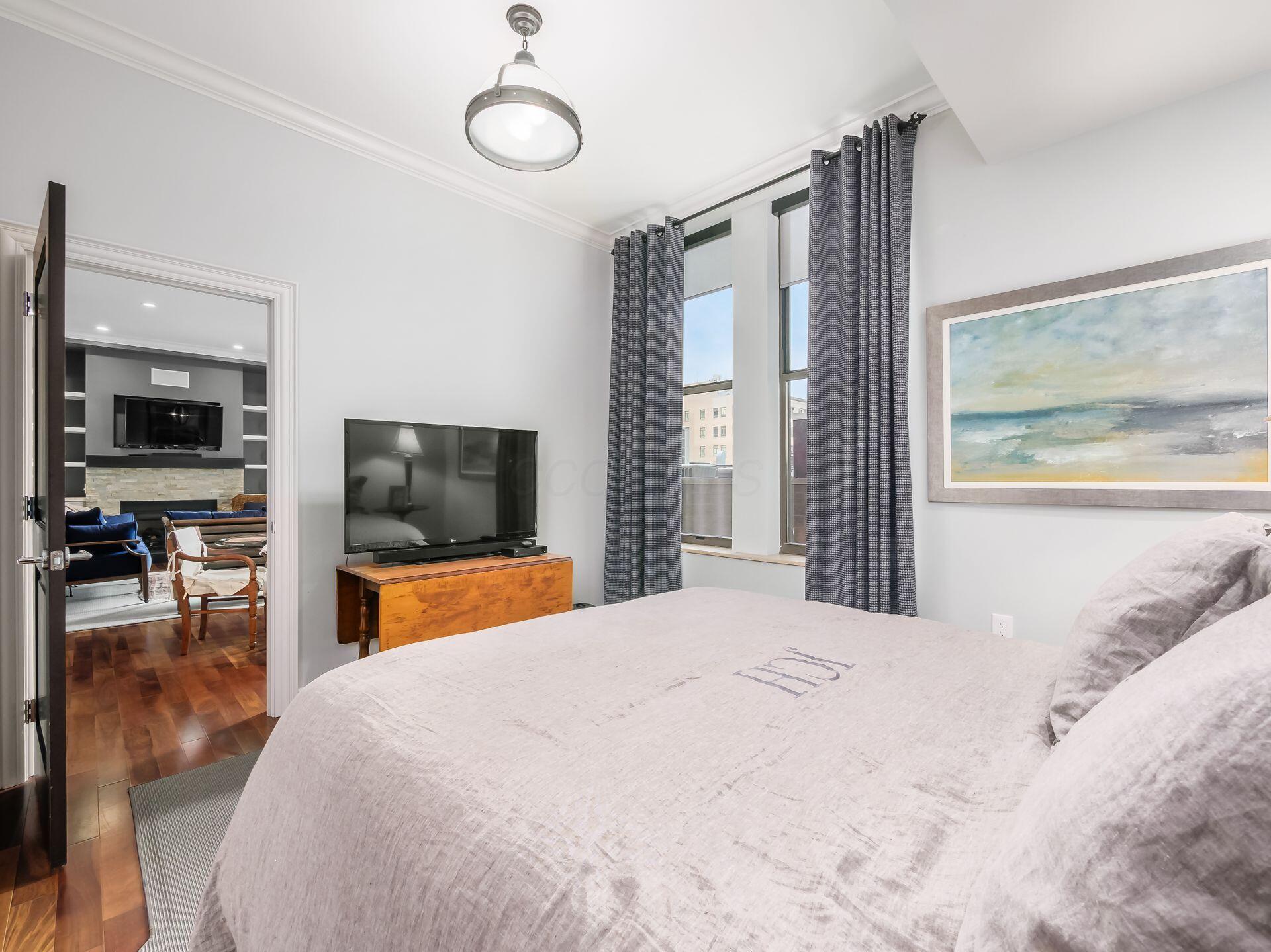 8 E Broad Street, 502
