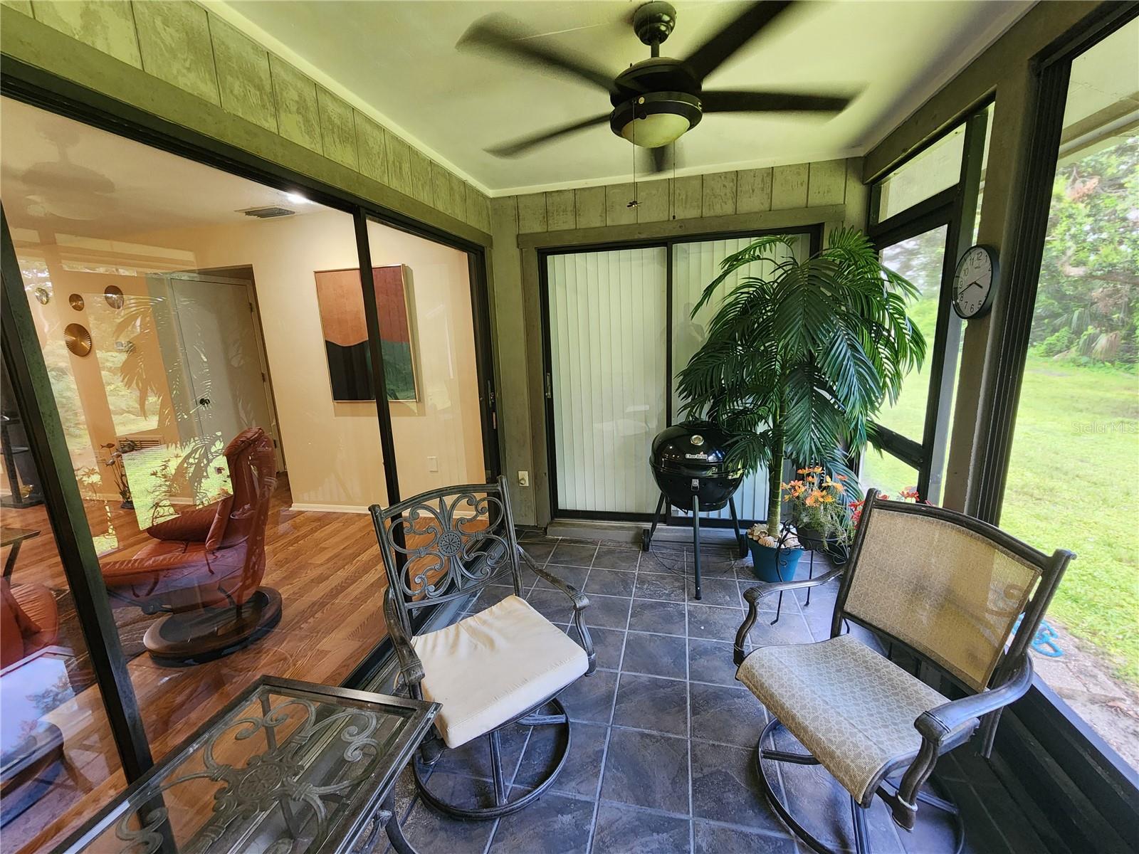 948 N BENEVA RD #V25