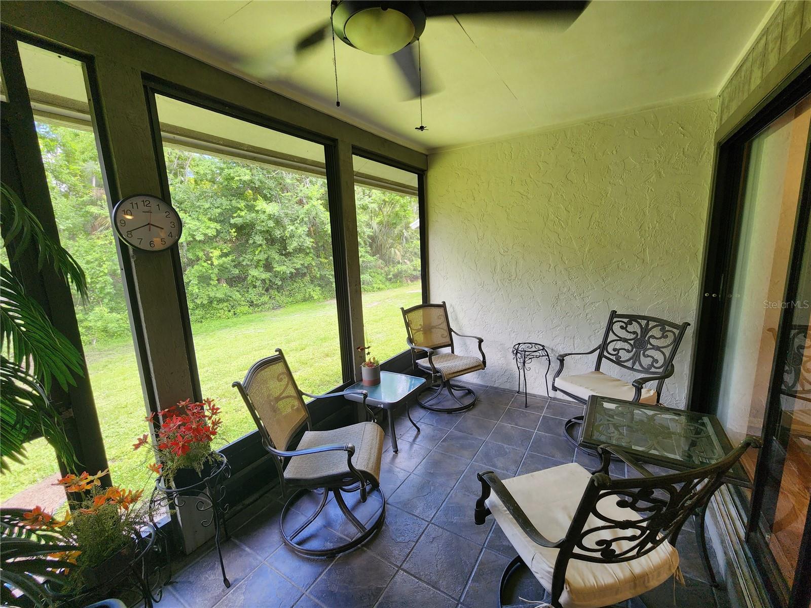 948 N BENEVA RD #V25