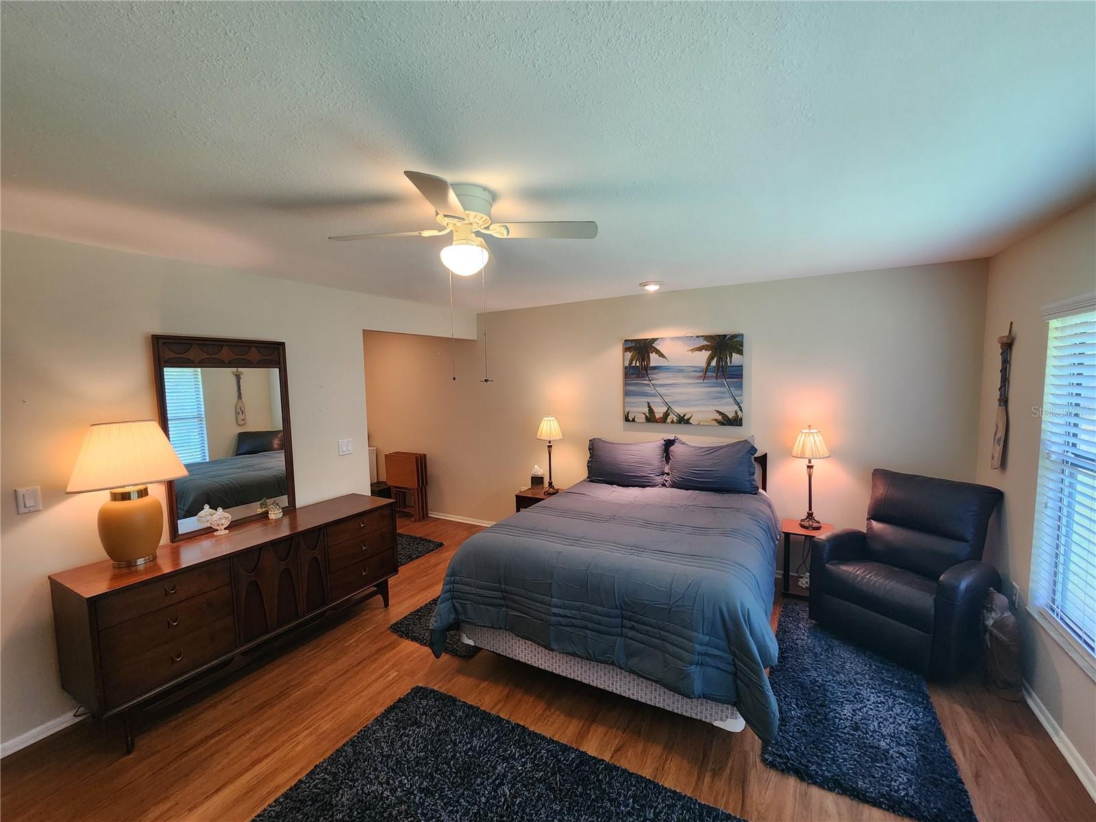 948 N BENEVA RD #V25