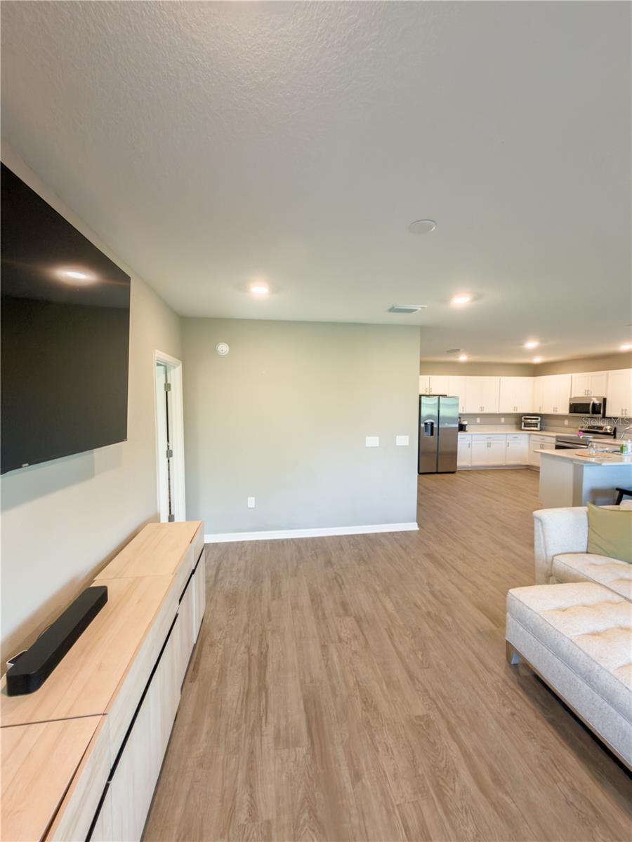 16113 67TH CT E