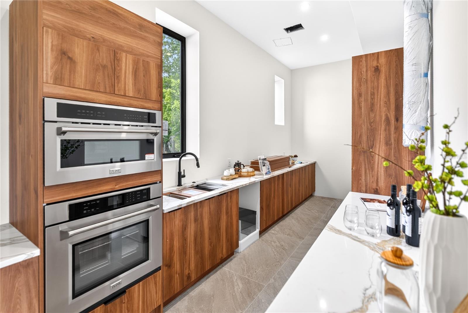 539 AVENIDA DEL NORTE