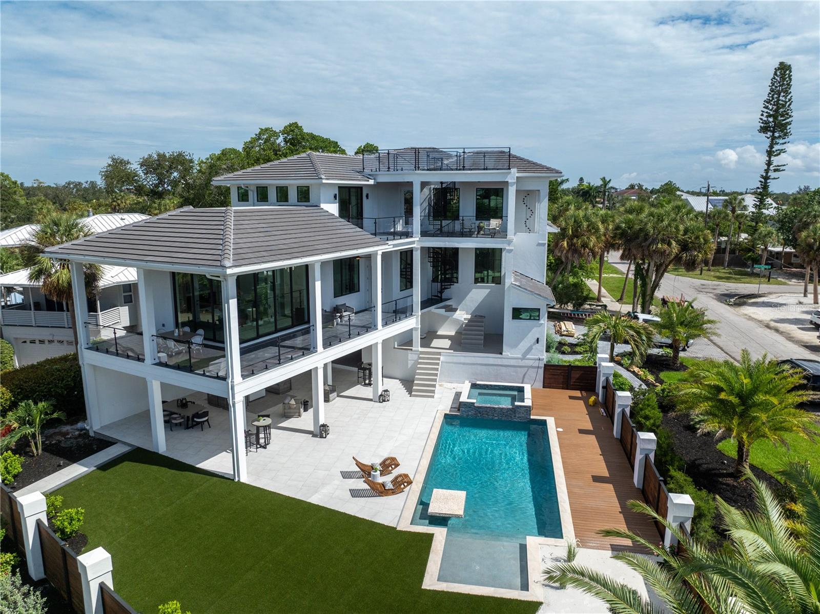 539 AVENIDA DEL NORTE