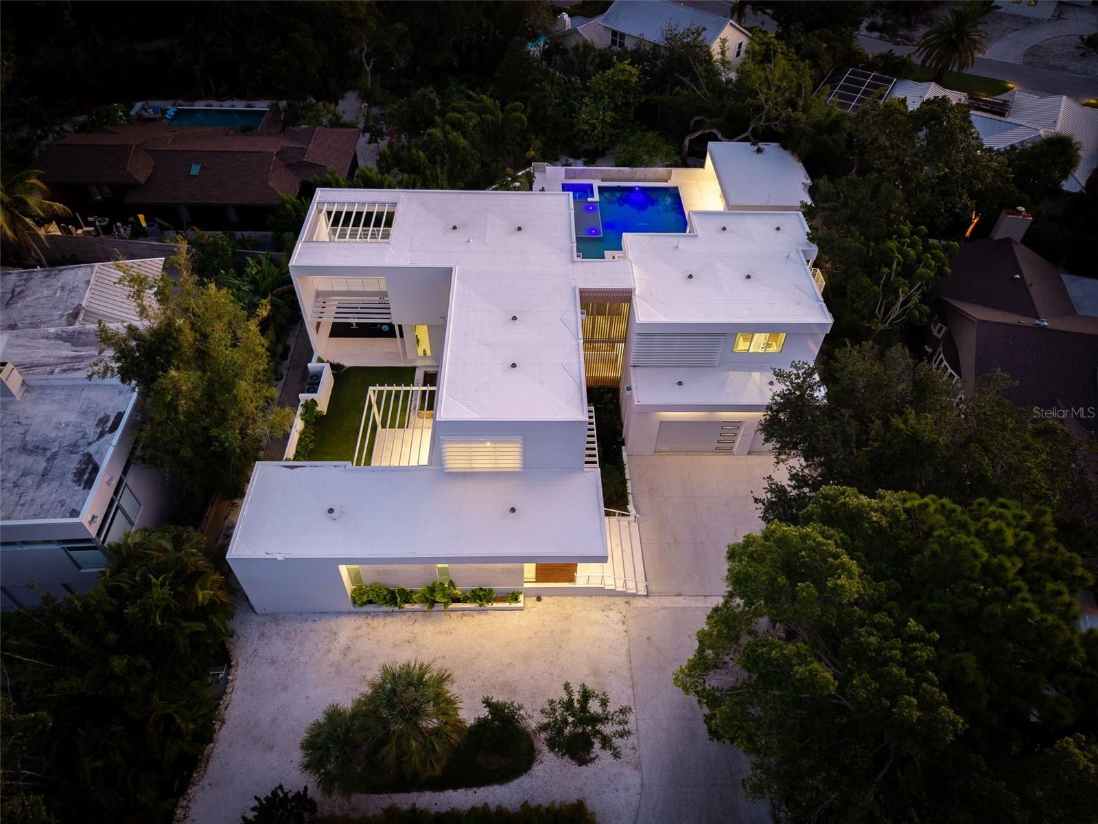 1355 ROBERTS BAY LN