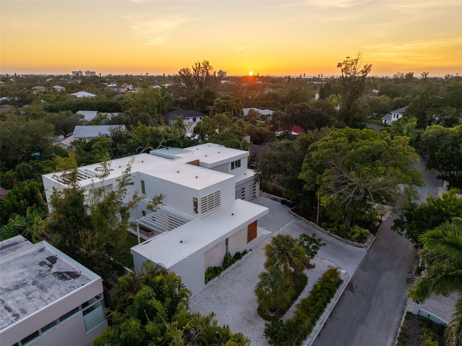 1355 ROBERTS BAY LN