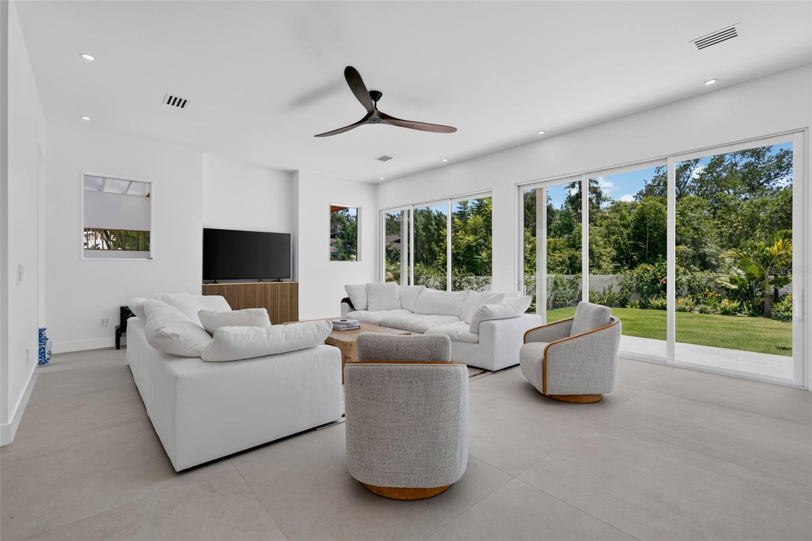 1355 ROBERTS BAY LN
