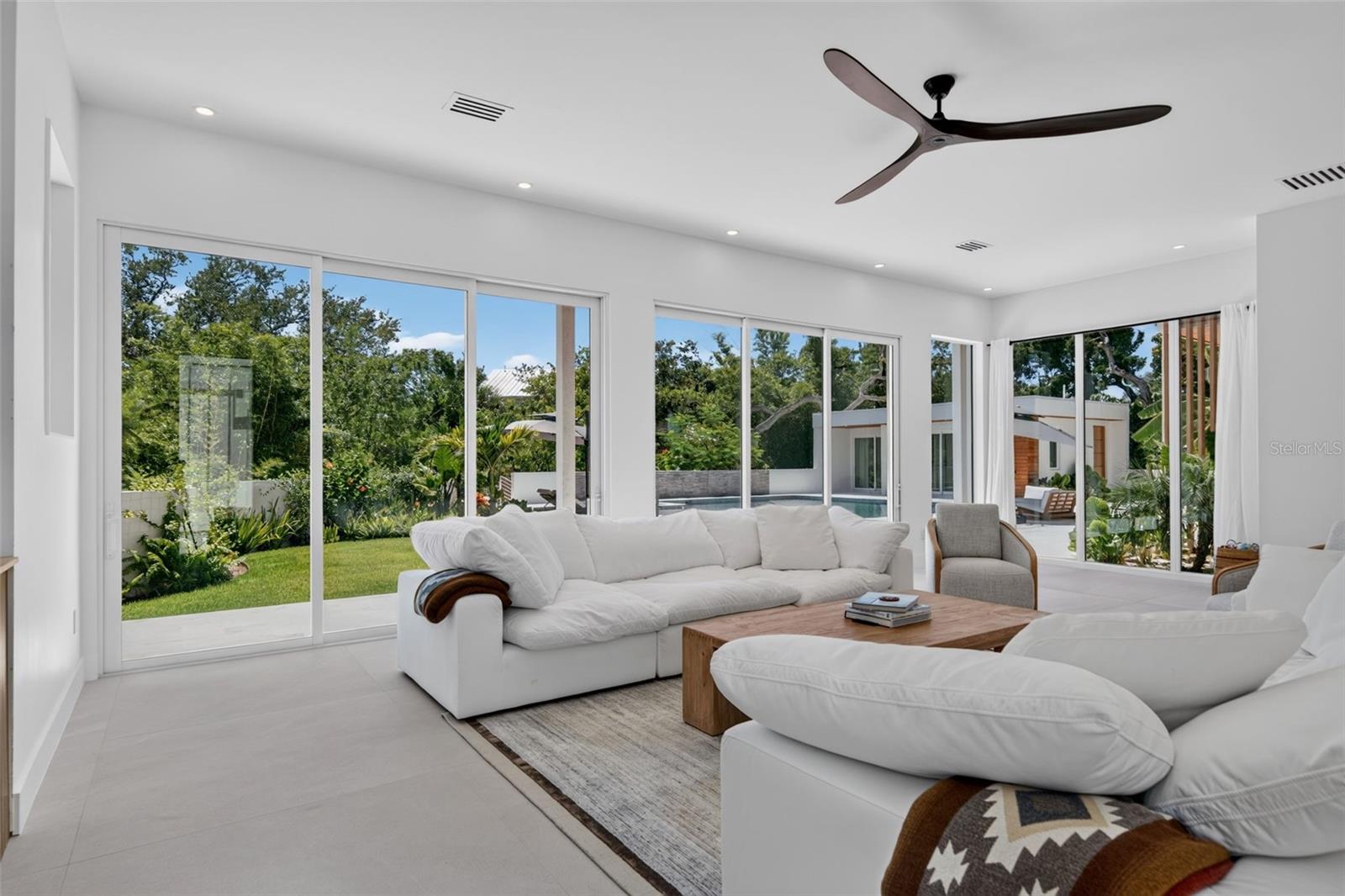 1355 ROBERTS BAY LN