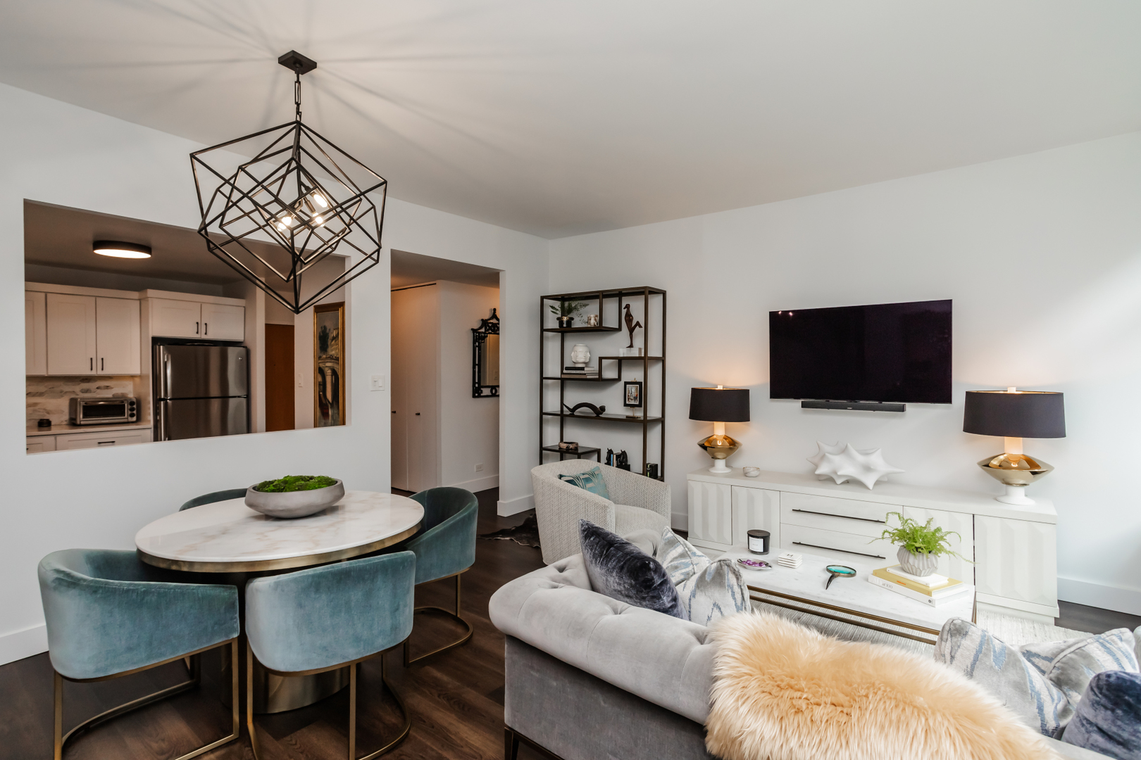 211 E Ohio Street Unit: 507