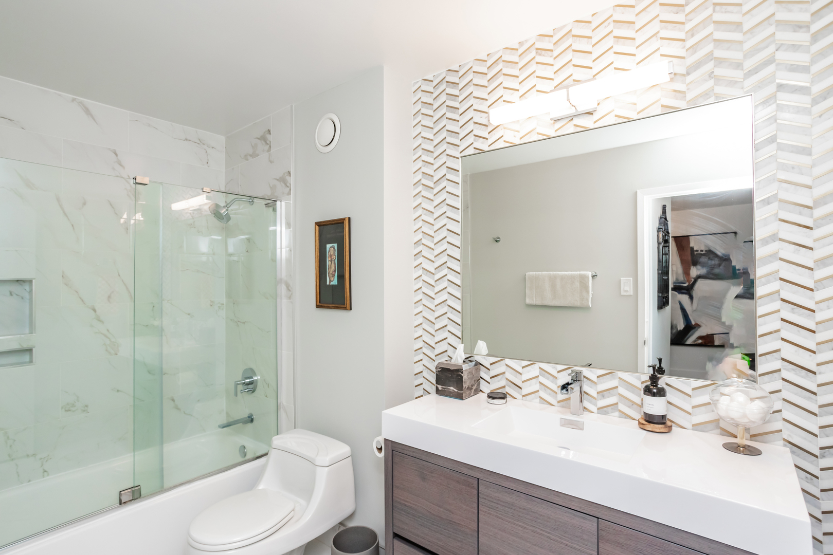211 E Ohio Street Unit: 507