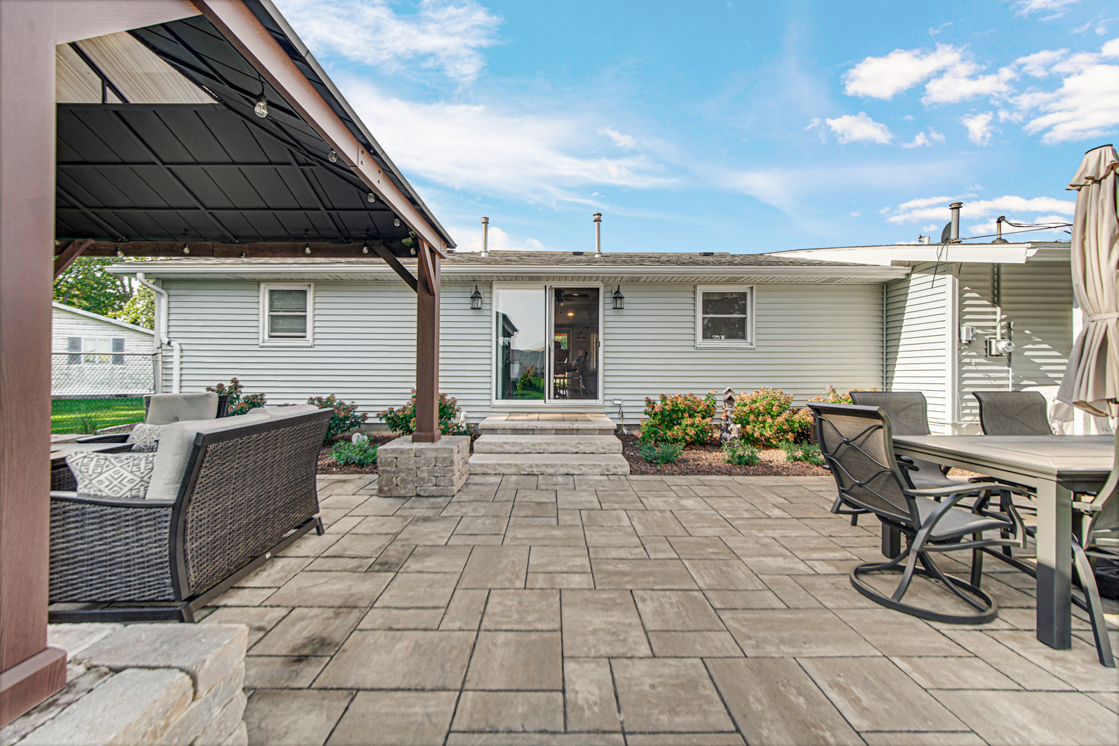 408 THOMAS Court