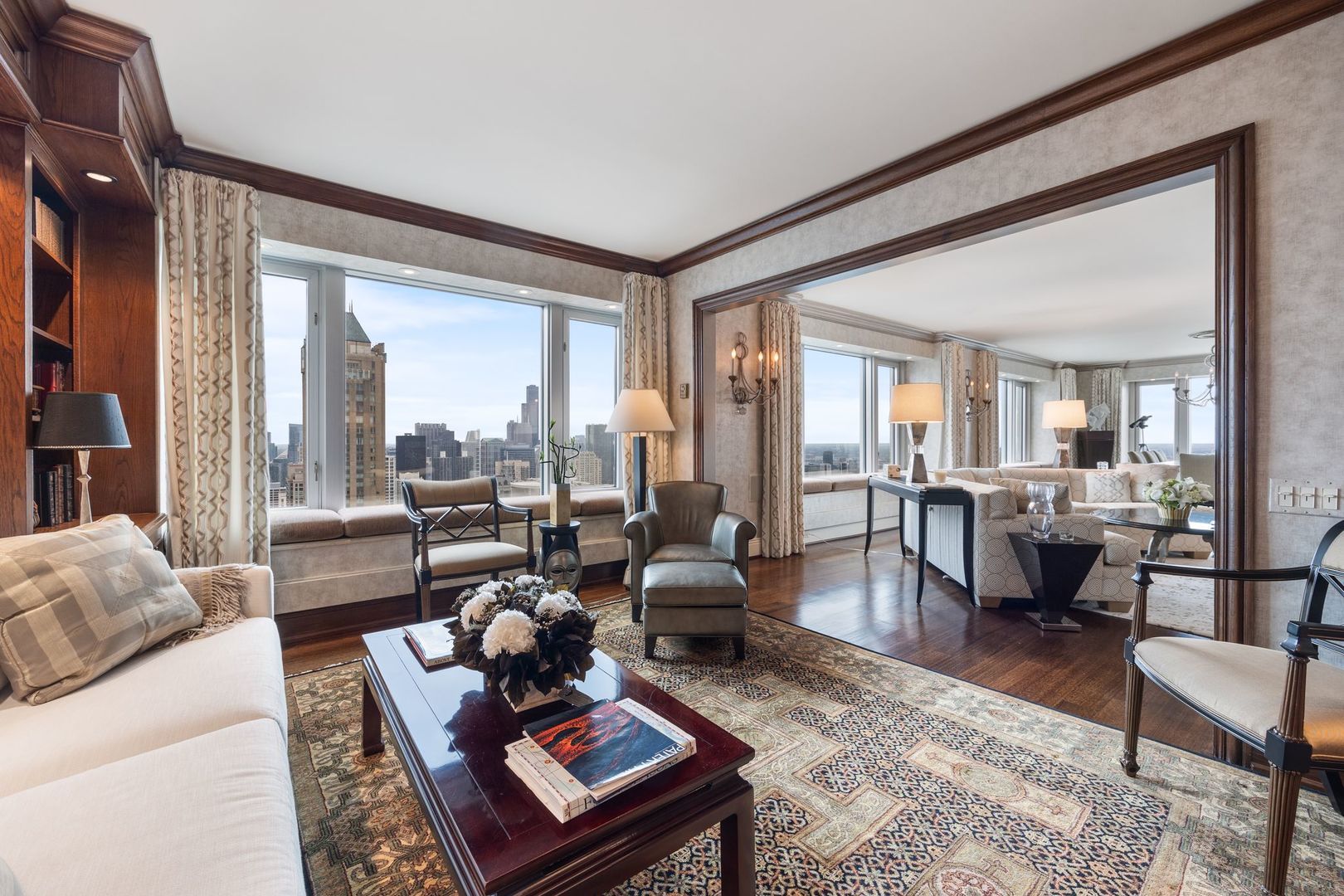 132 E Delaware Place Unit: 5501