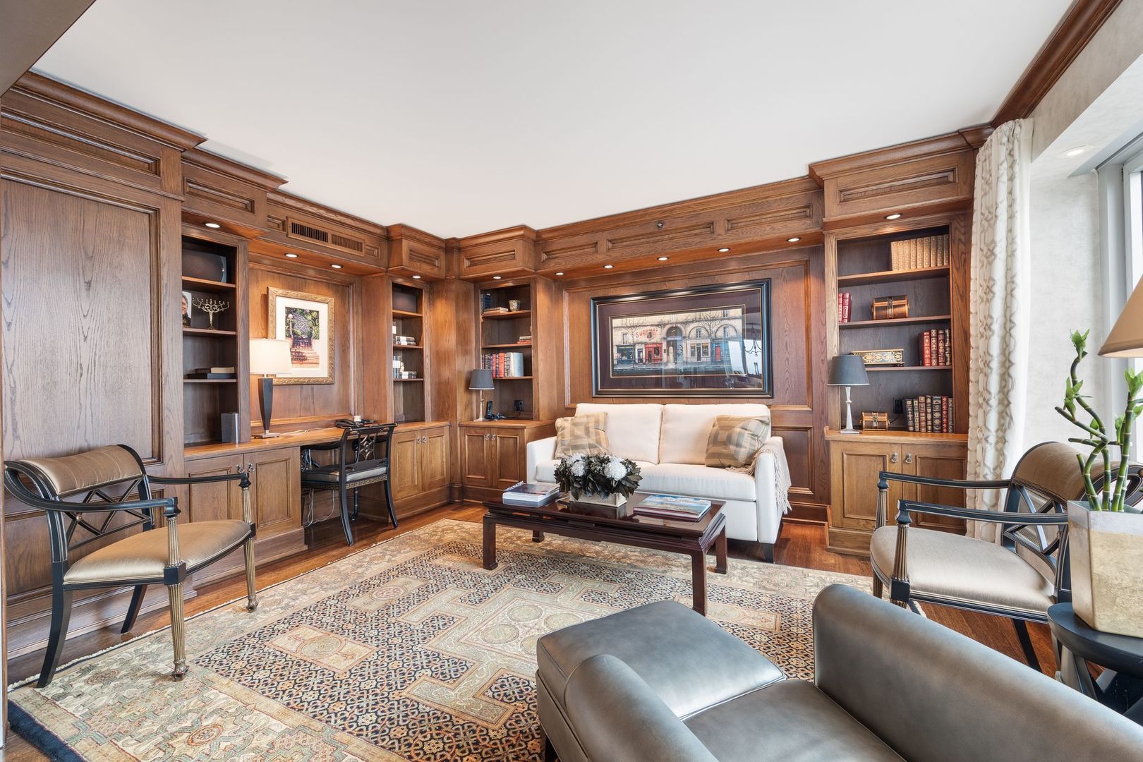132 E Delaware Place Unit: 5501