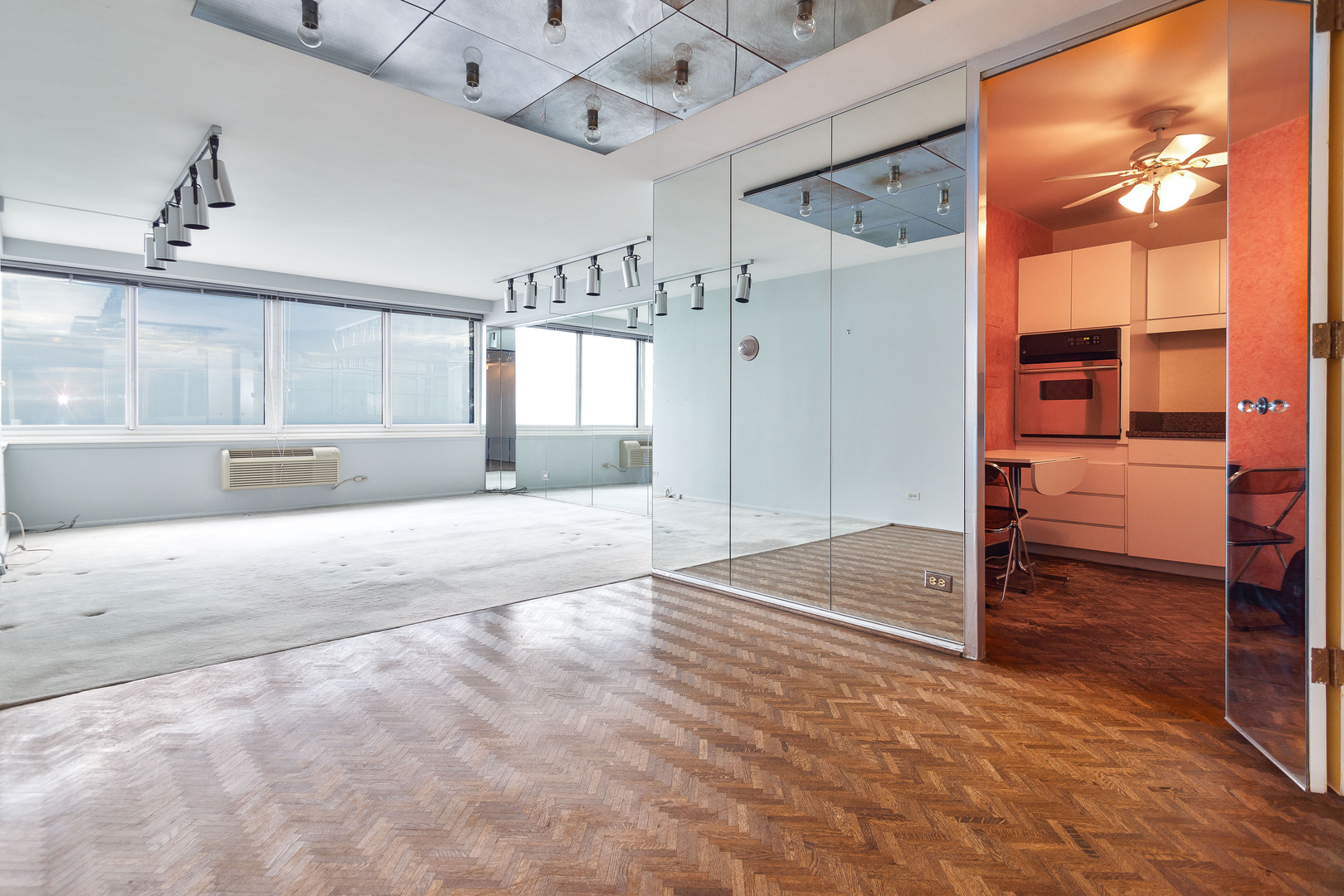 1440 N Lake Shore Drive Unit: 25G
