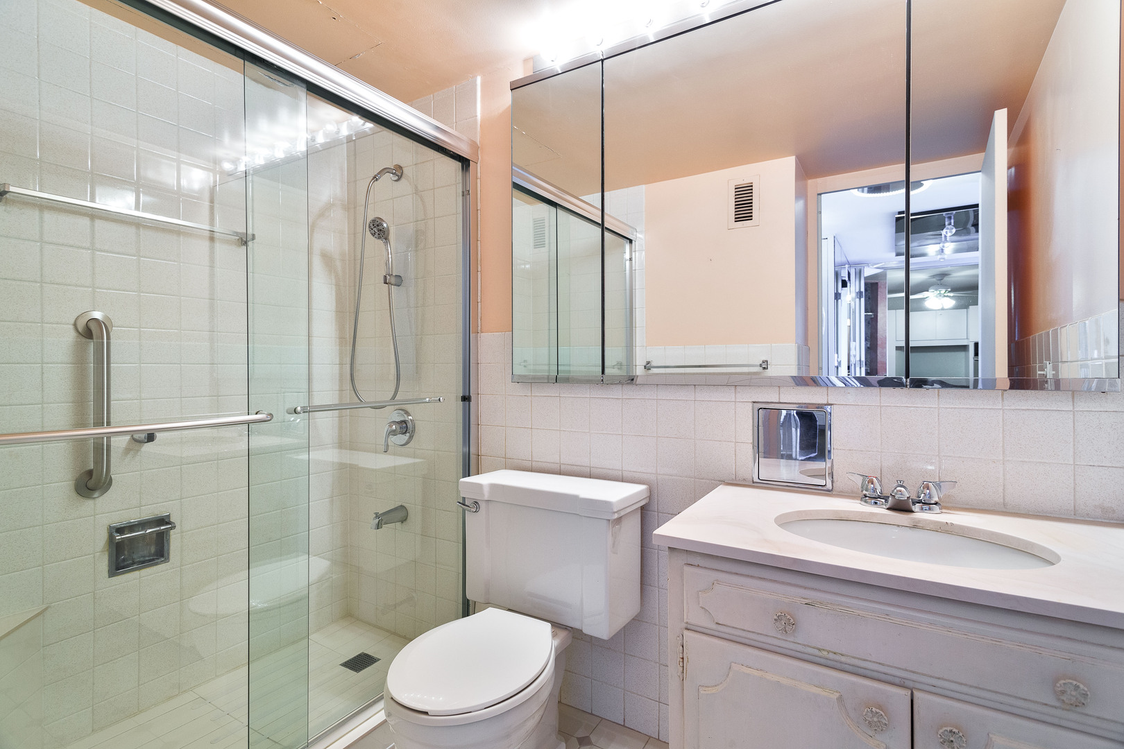 1440 N Lake Shore Drive Unit: 25G