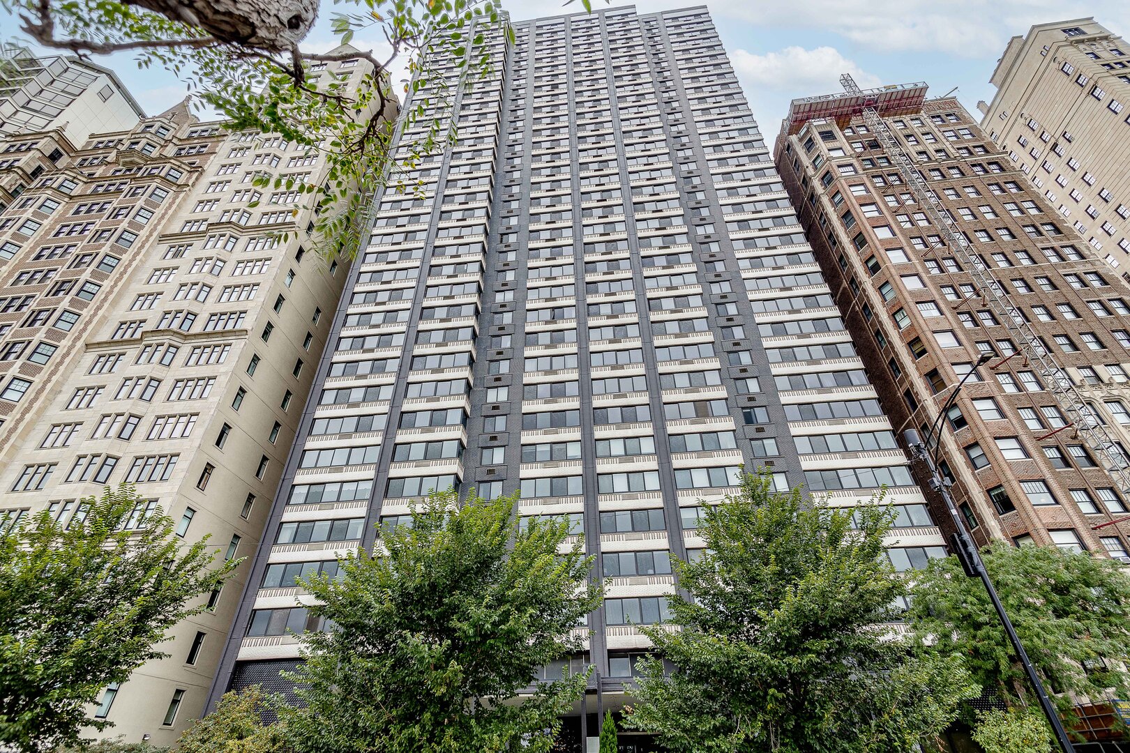 1440 N Lake Shore Drive Unit: 25G