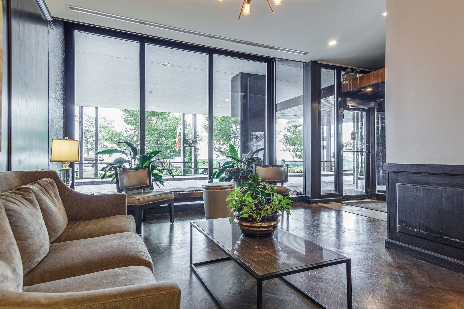 1440 N Lake Shore Drive Unit: 25G