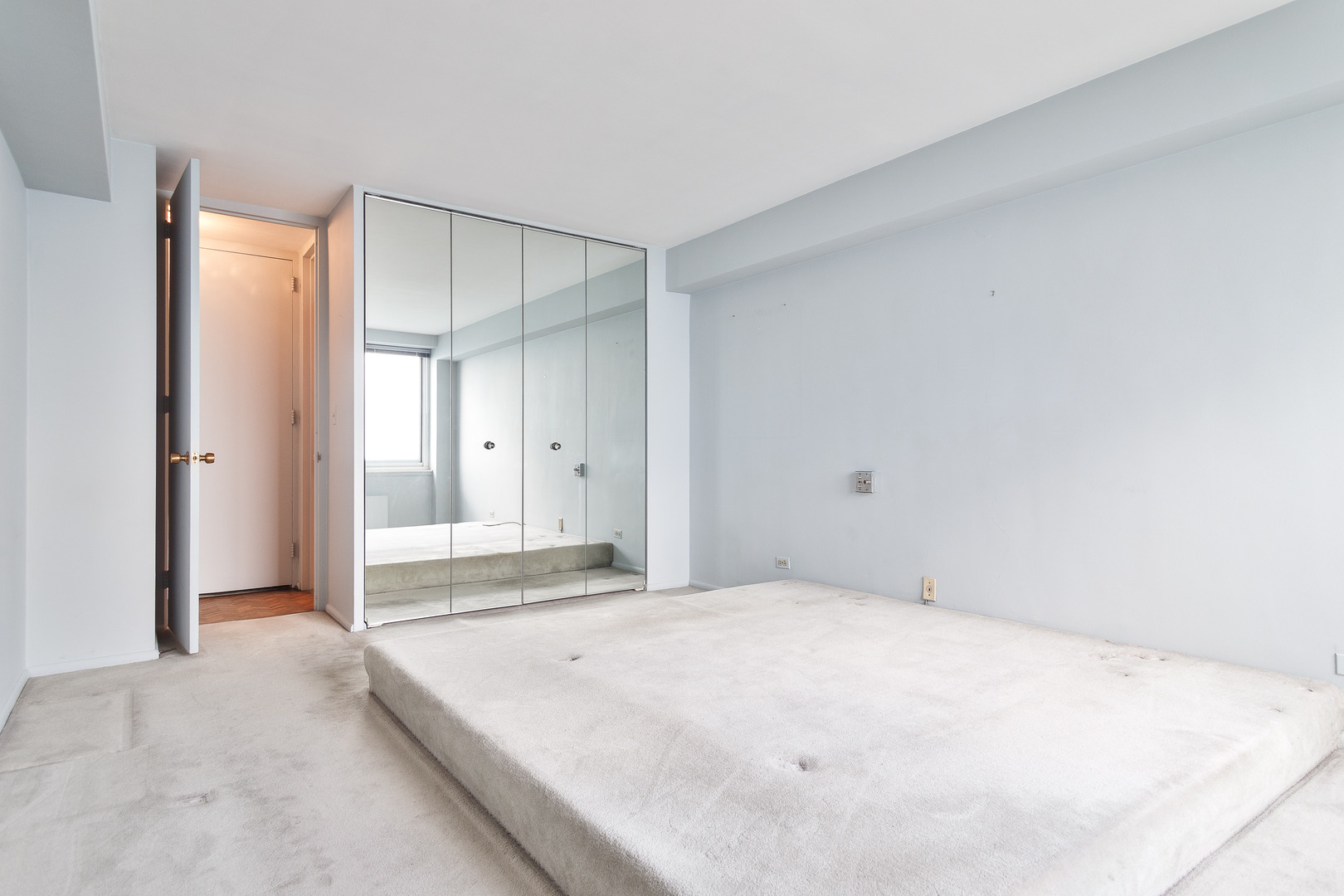 1440 N Lake Shore Drive Unit: 25G
