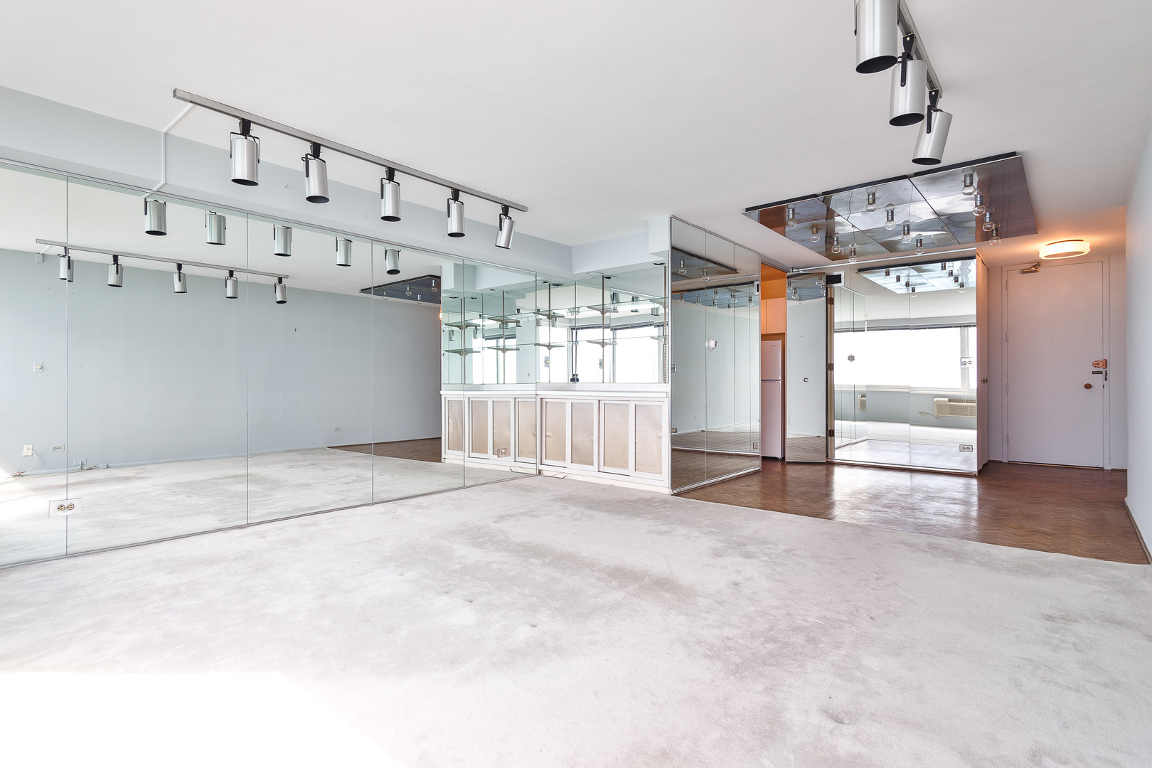 1440 N Lake Shore Drive Unit: 25G