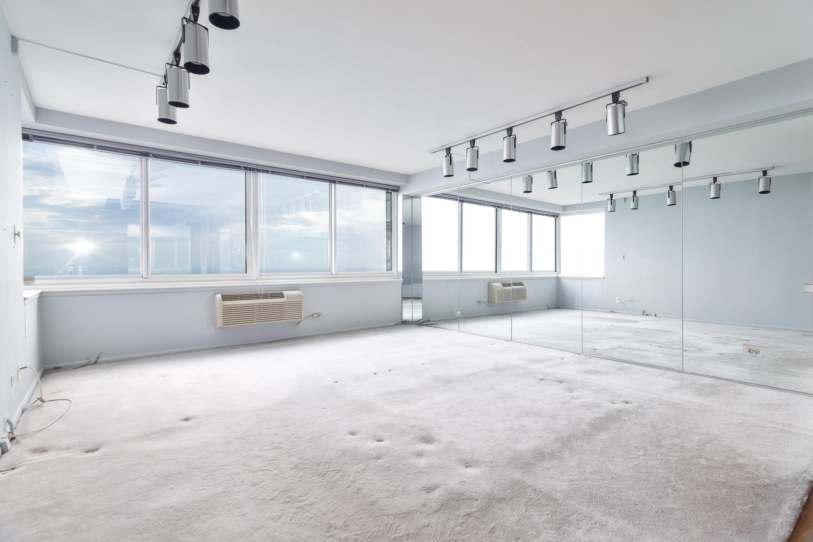 1440 N Lake Shore Drive Unit: 25G