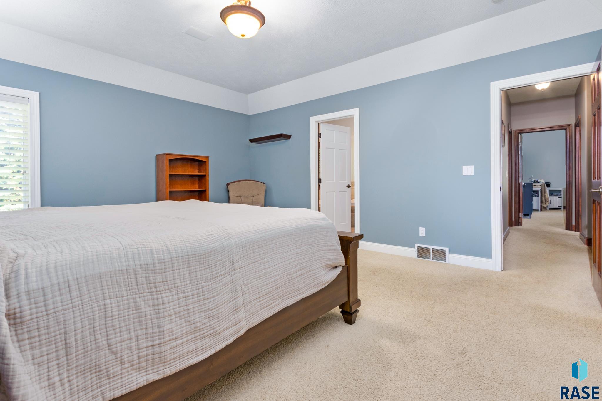 5609 S Shadow Ridge Cir