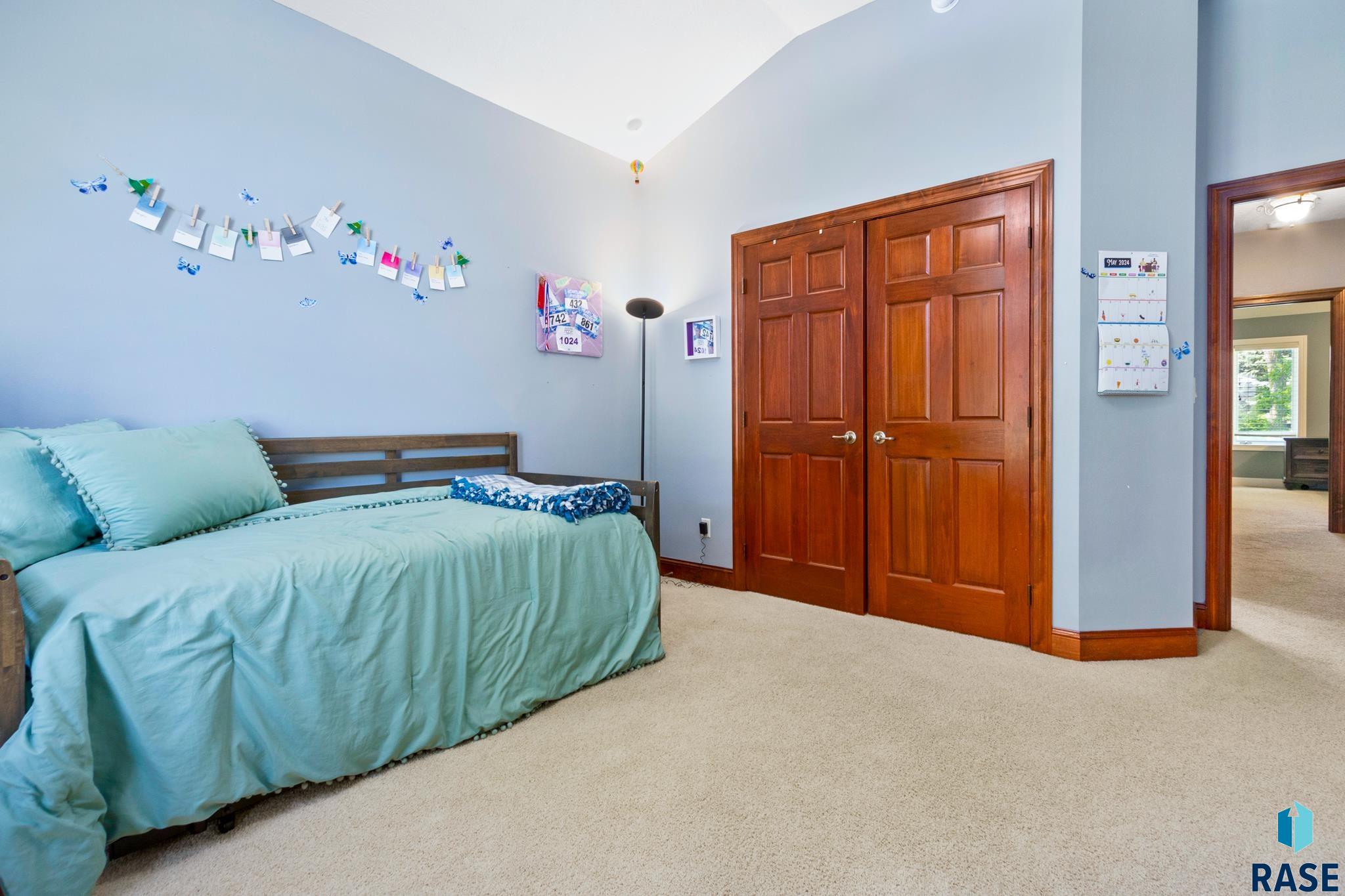 5609 S Shadow Ridge Cir