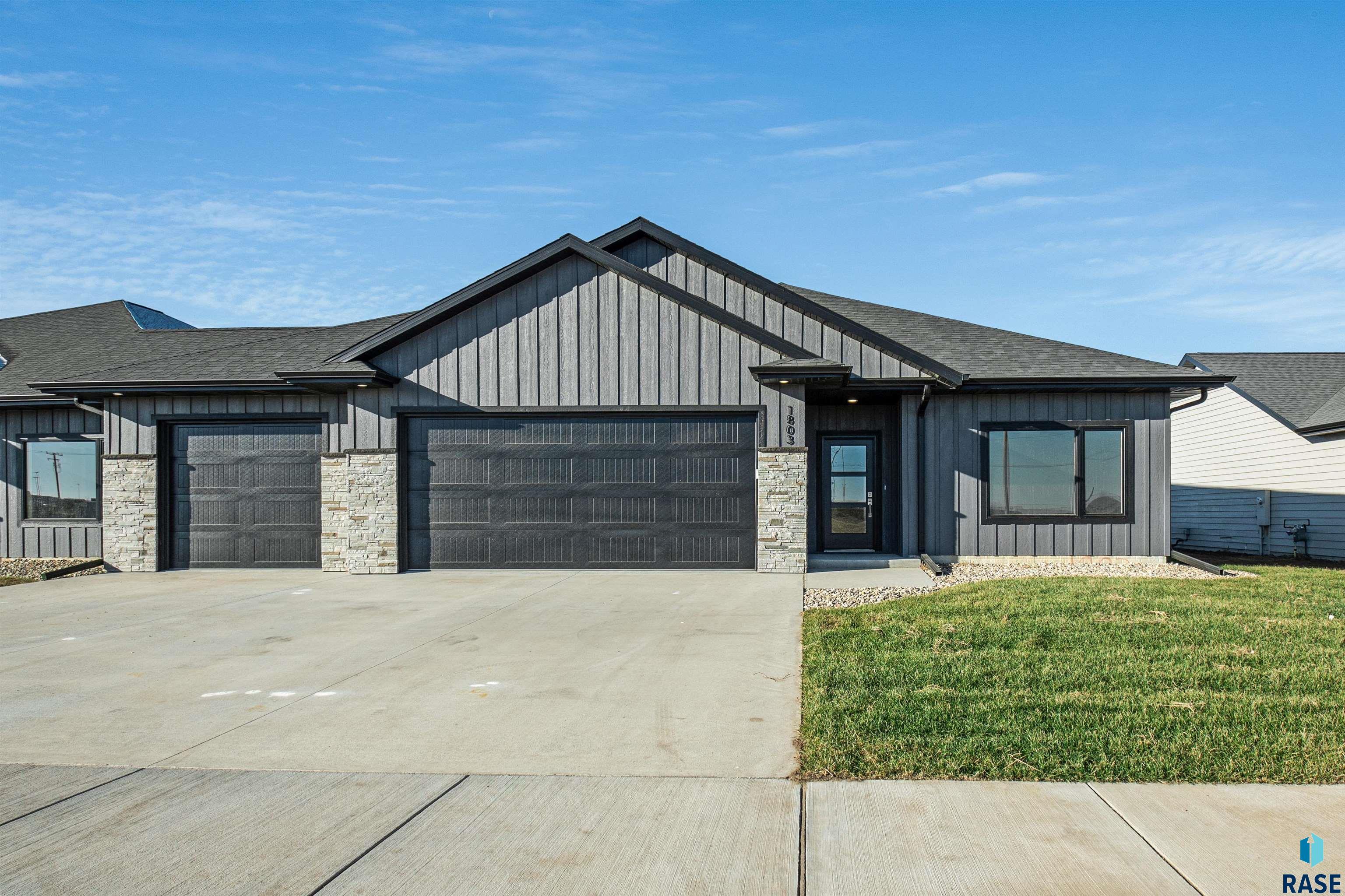 1803 N Cavalier Ave
