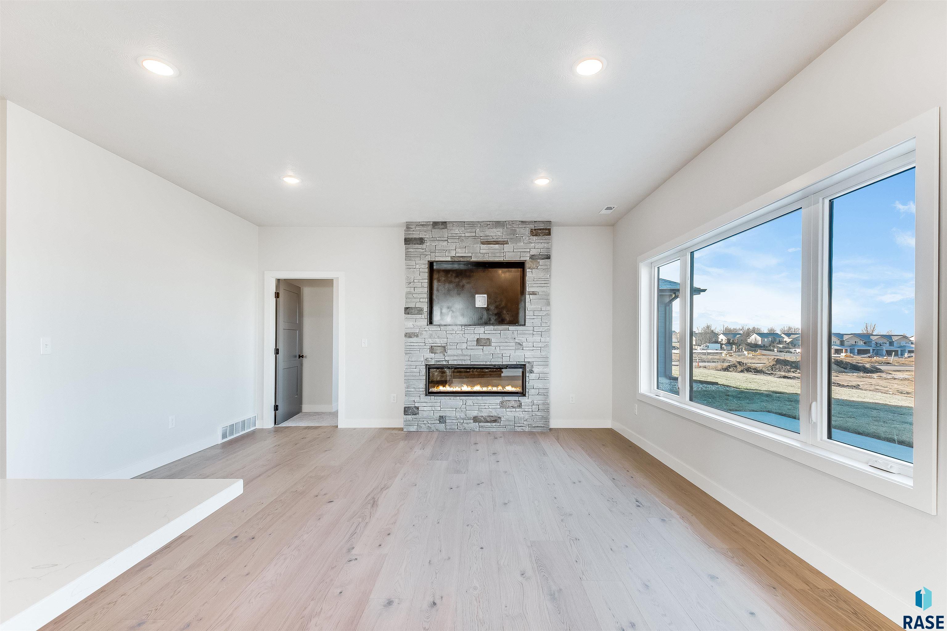 1803 N Cavalier Ave
