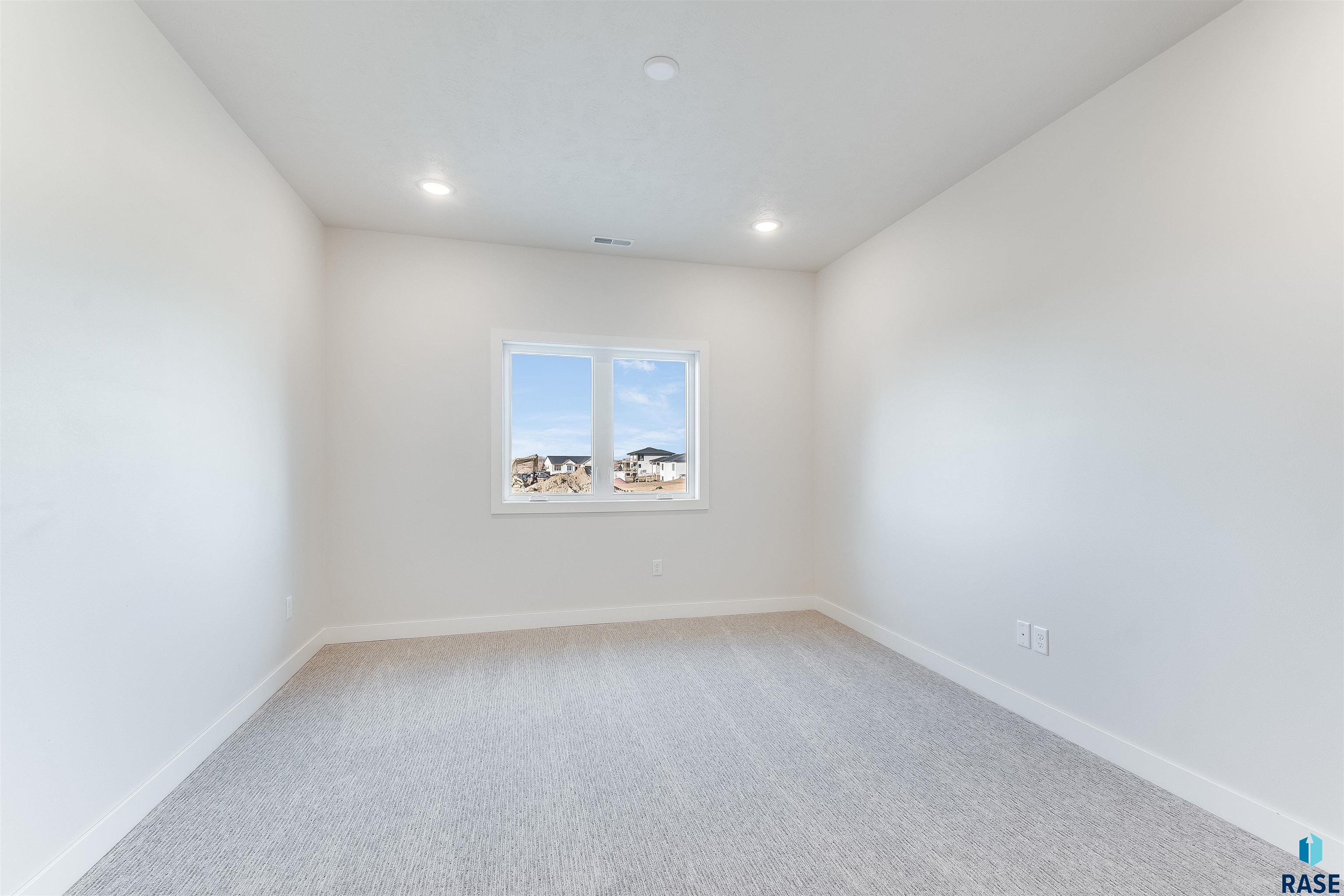 1803 N Cavalier Ave