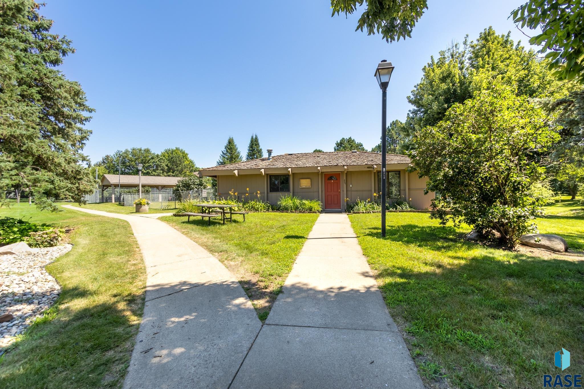 7301 E Palomino Rd