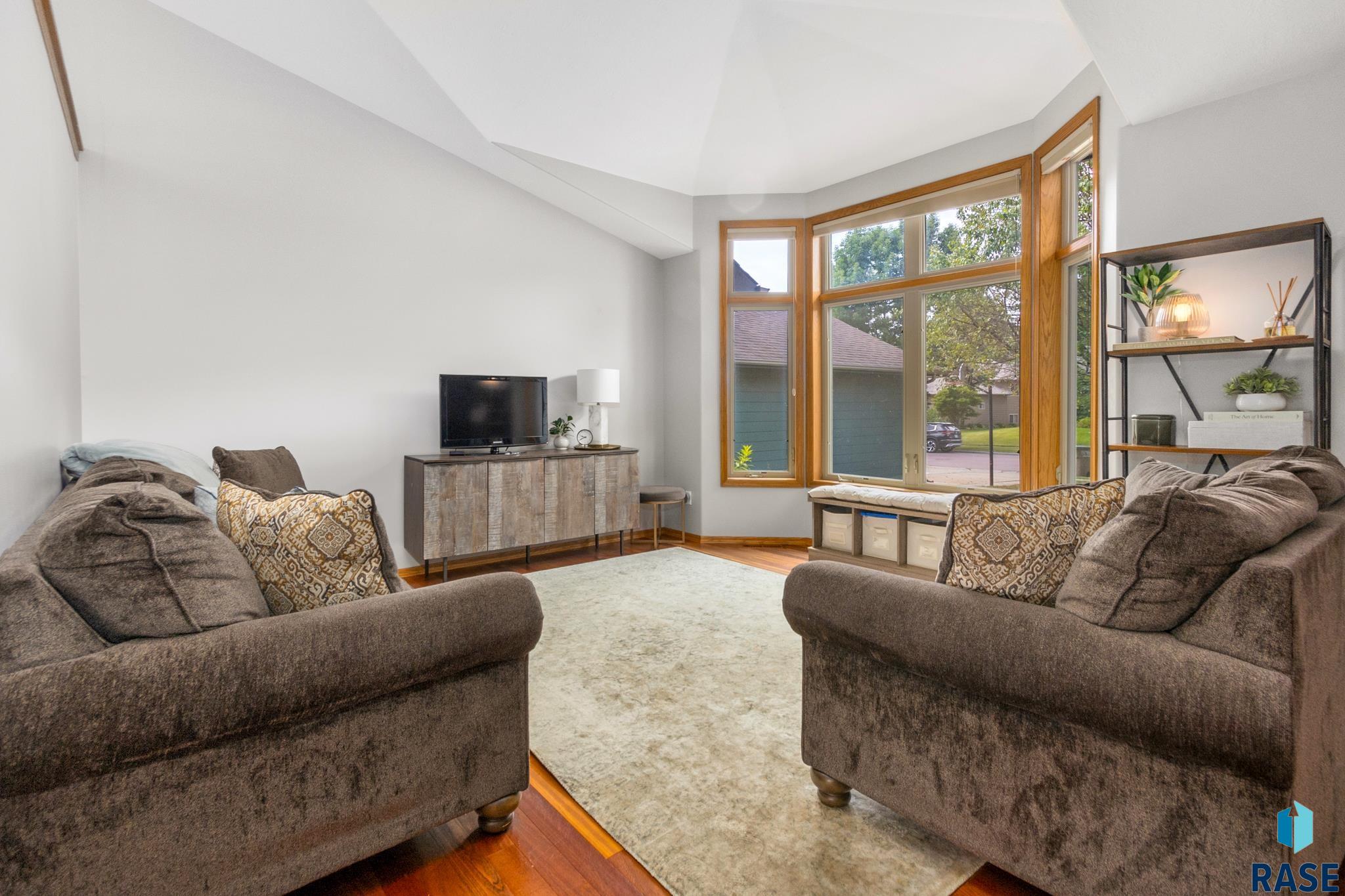 116 N La Salle Cir