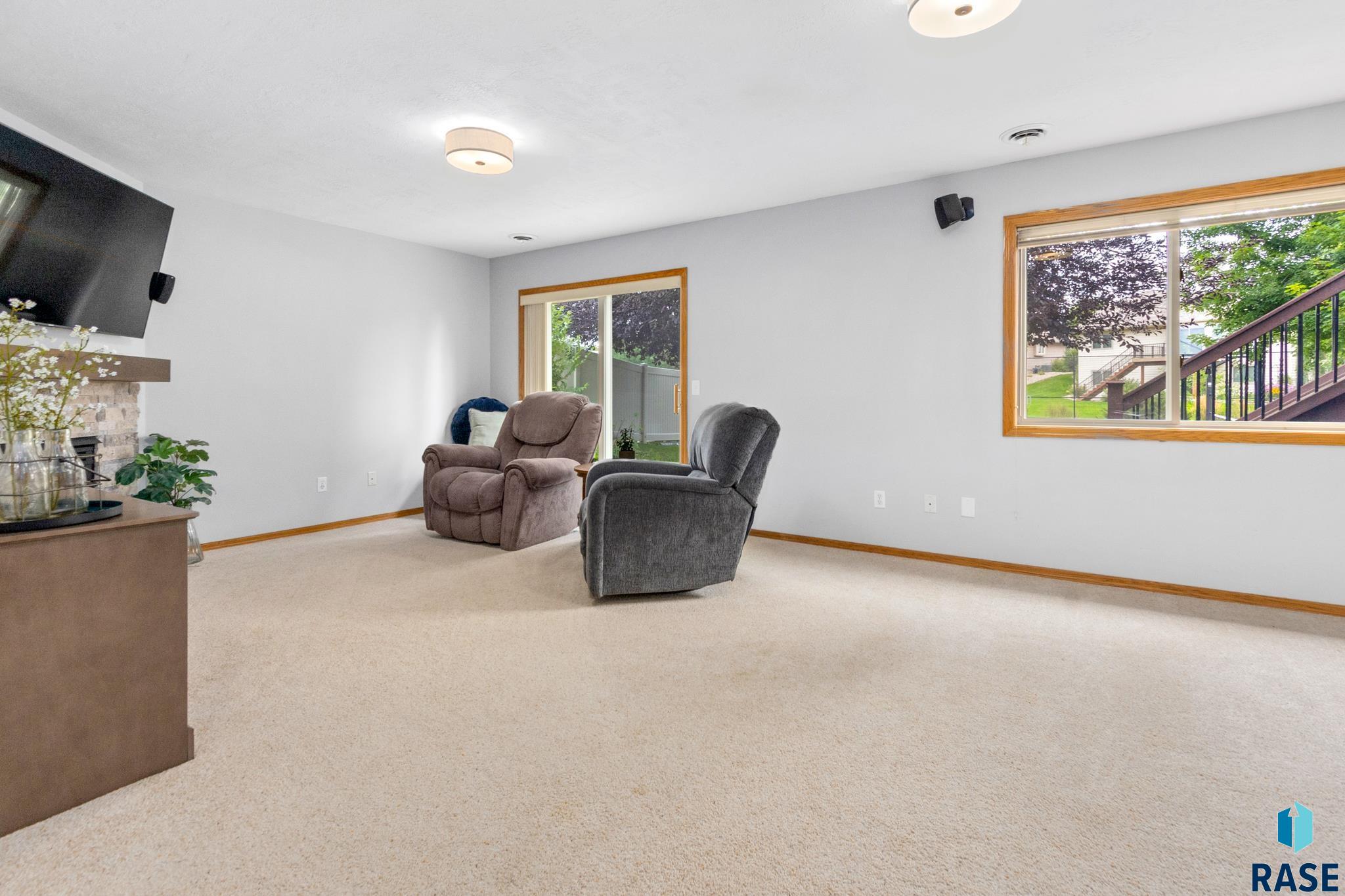 116 N La Salle Cir