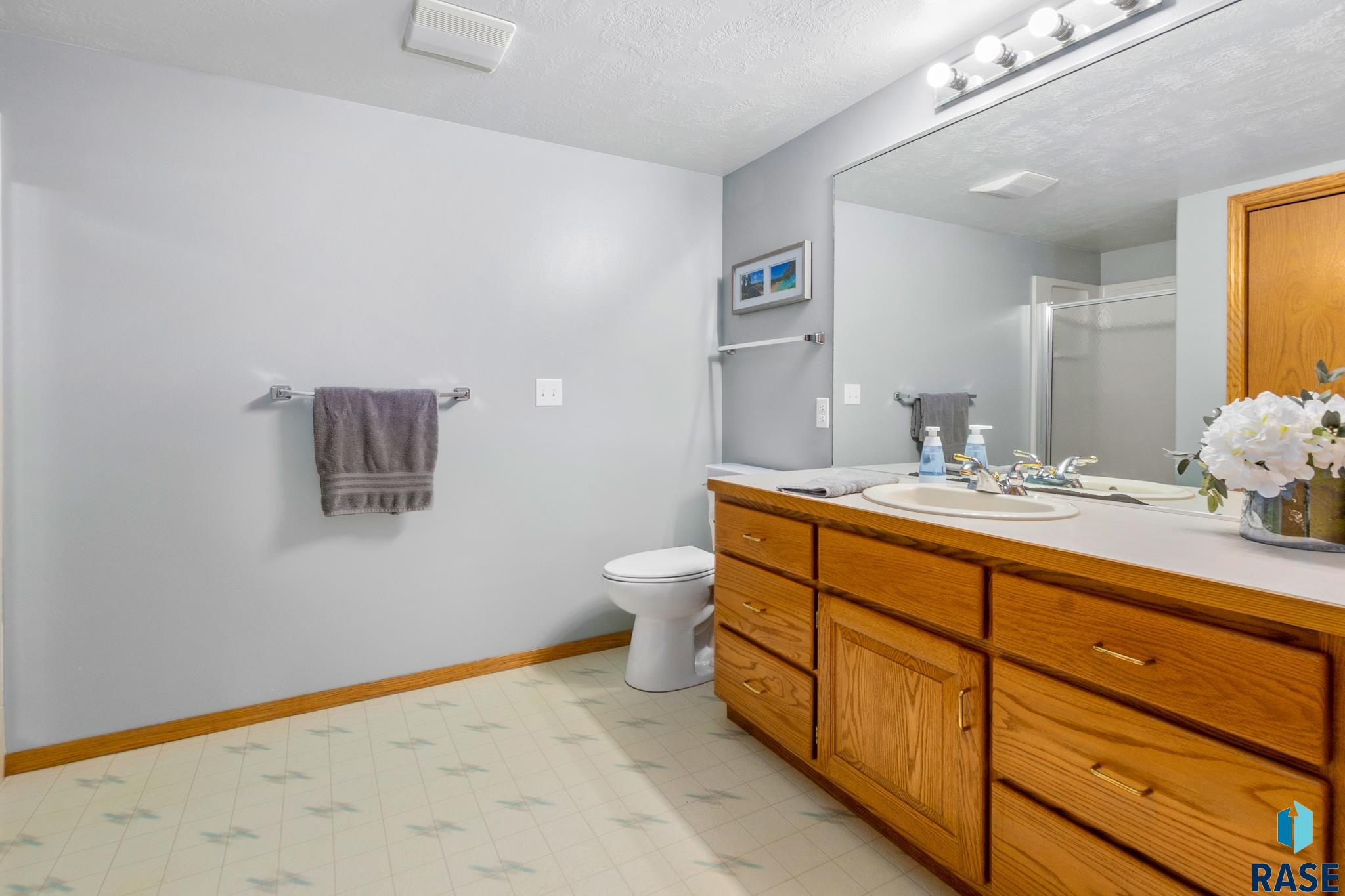 116 N La Salle Cir