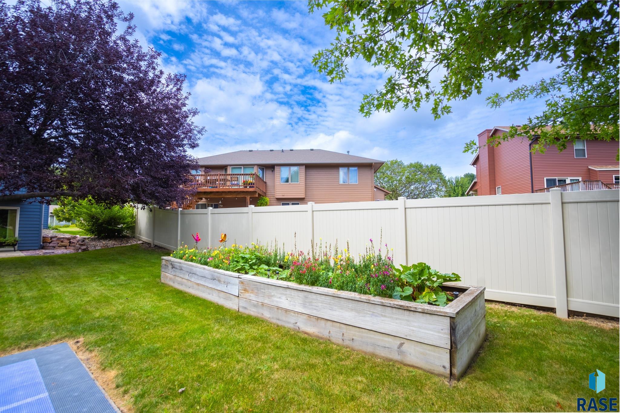 116 N La Salle Cir