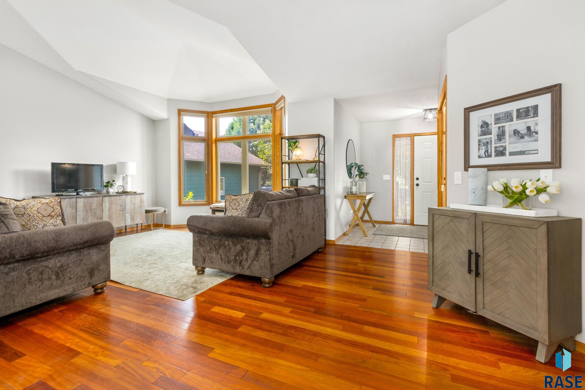 116 N La Salle Cir