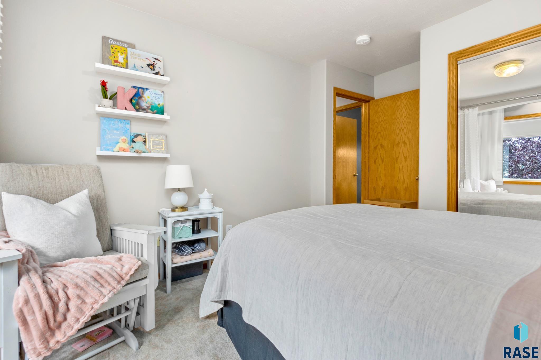 116 N La Salle Cir