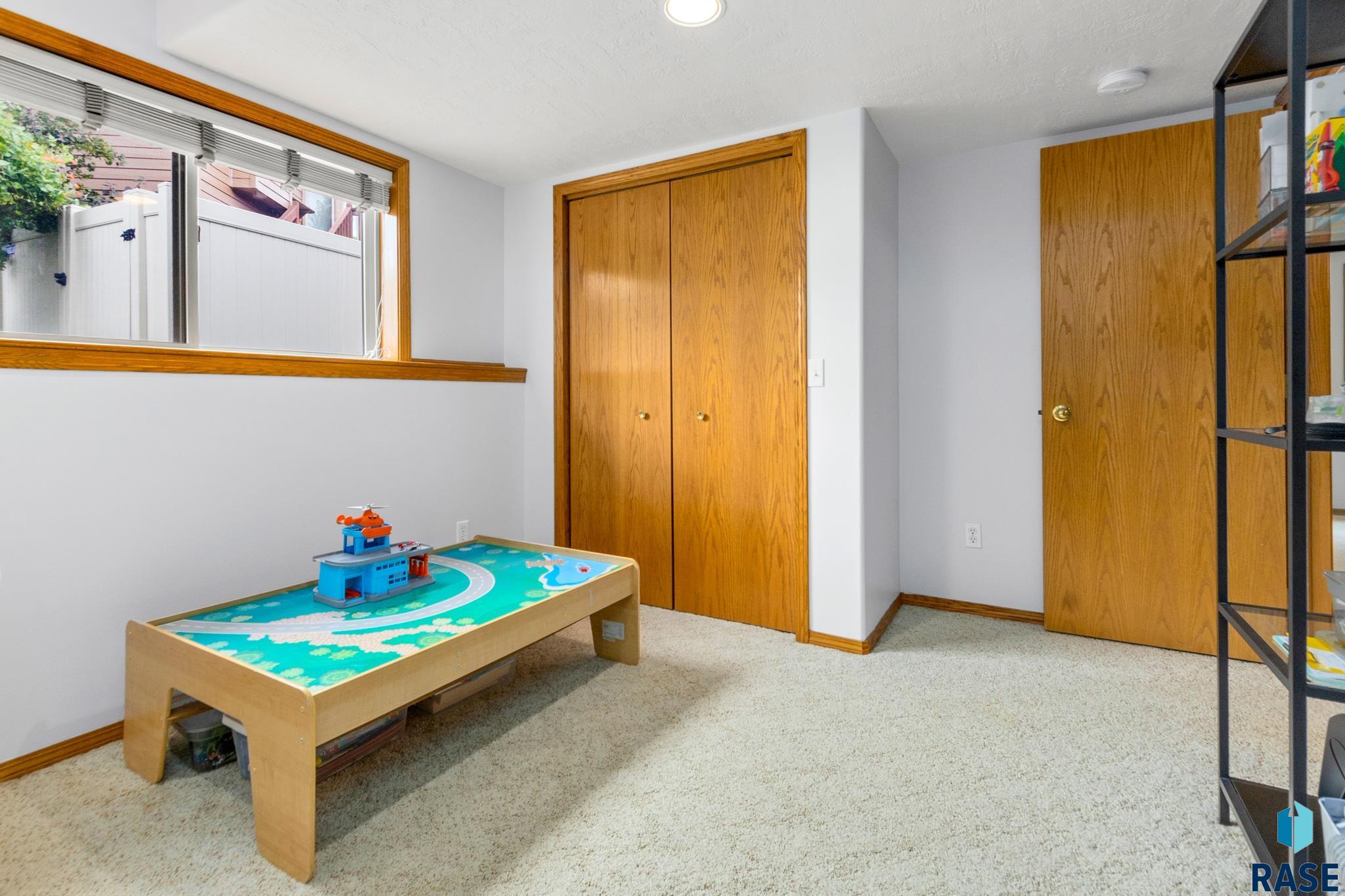 116 N La Salle Cir