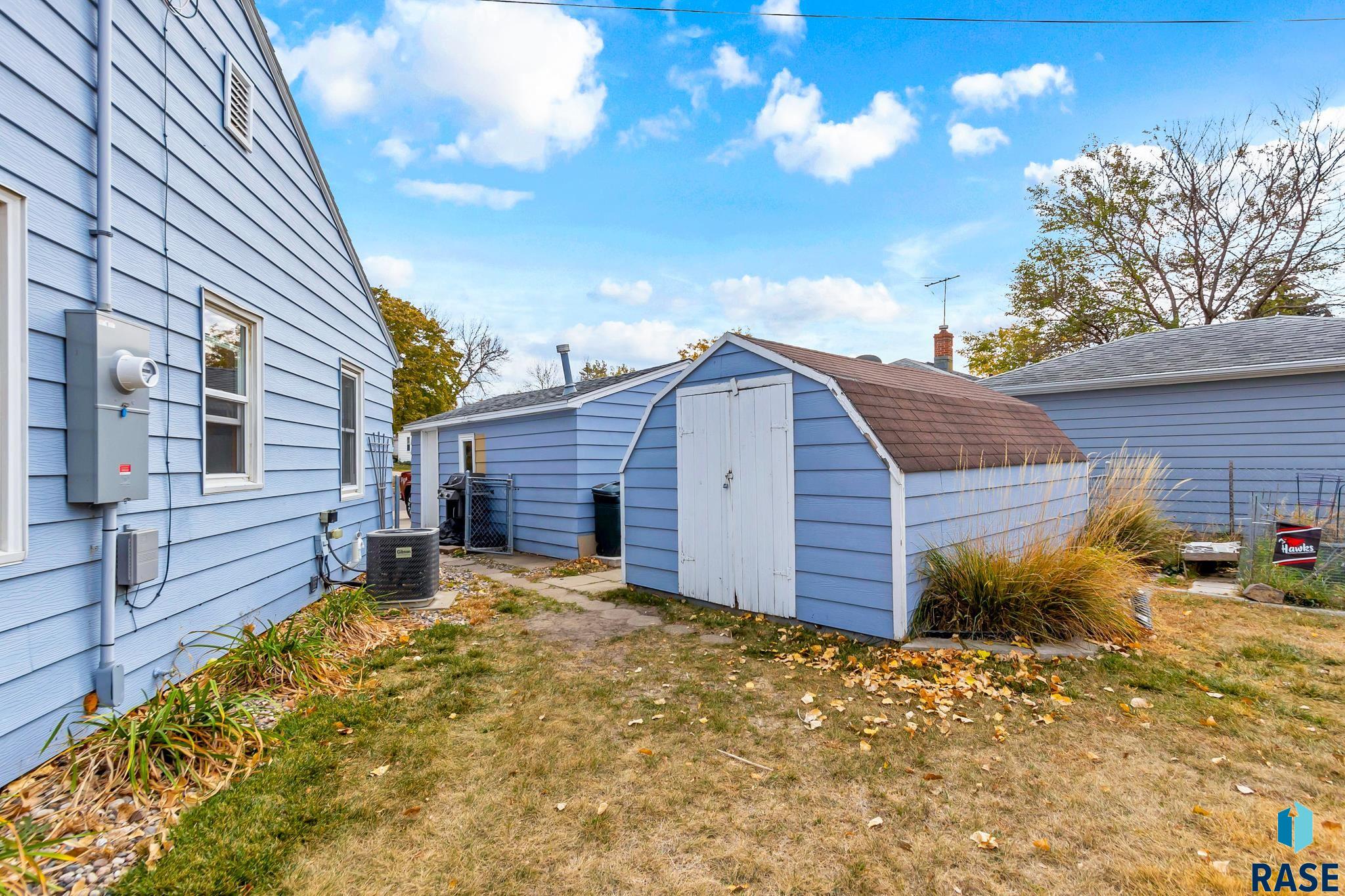 2115 E Austin St