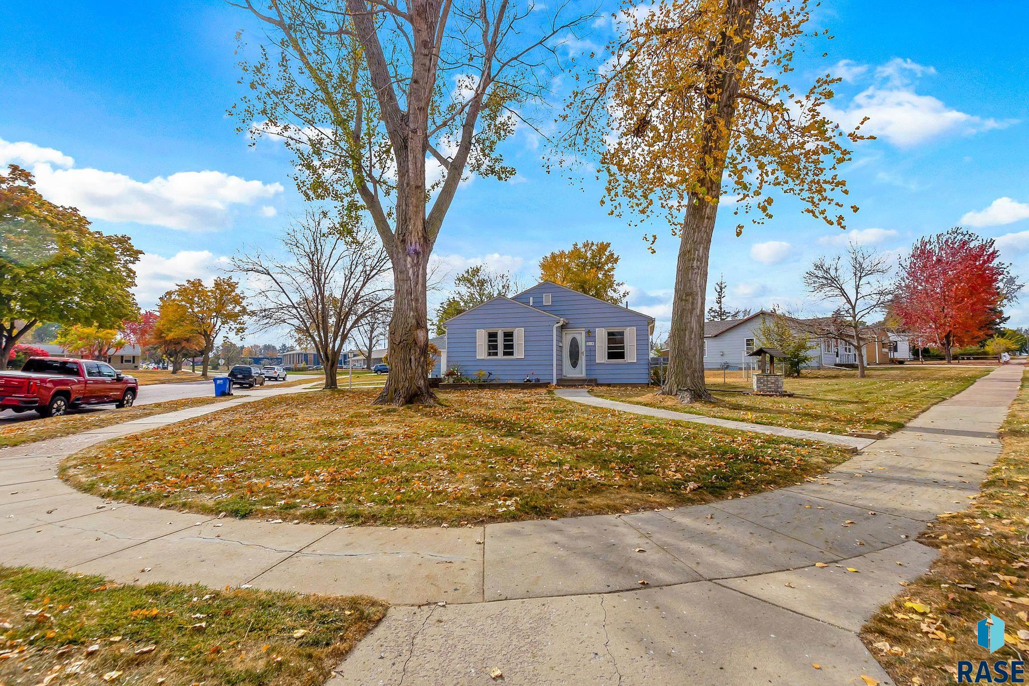 2115 E Austin St